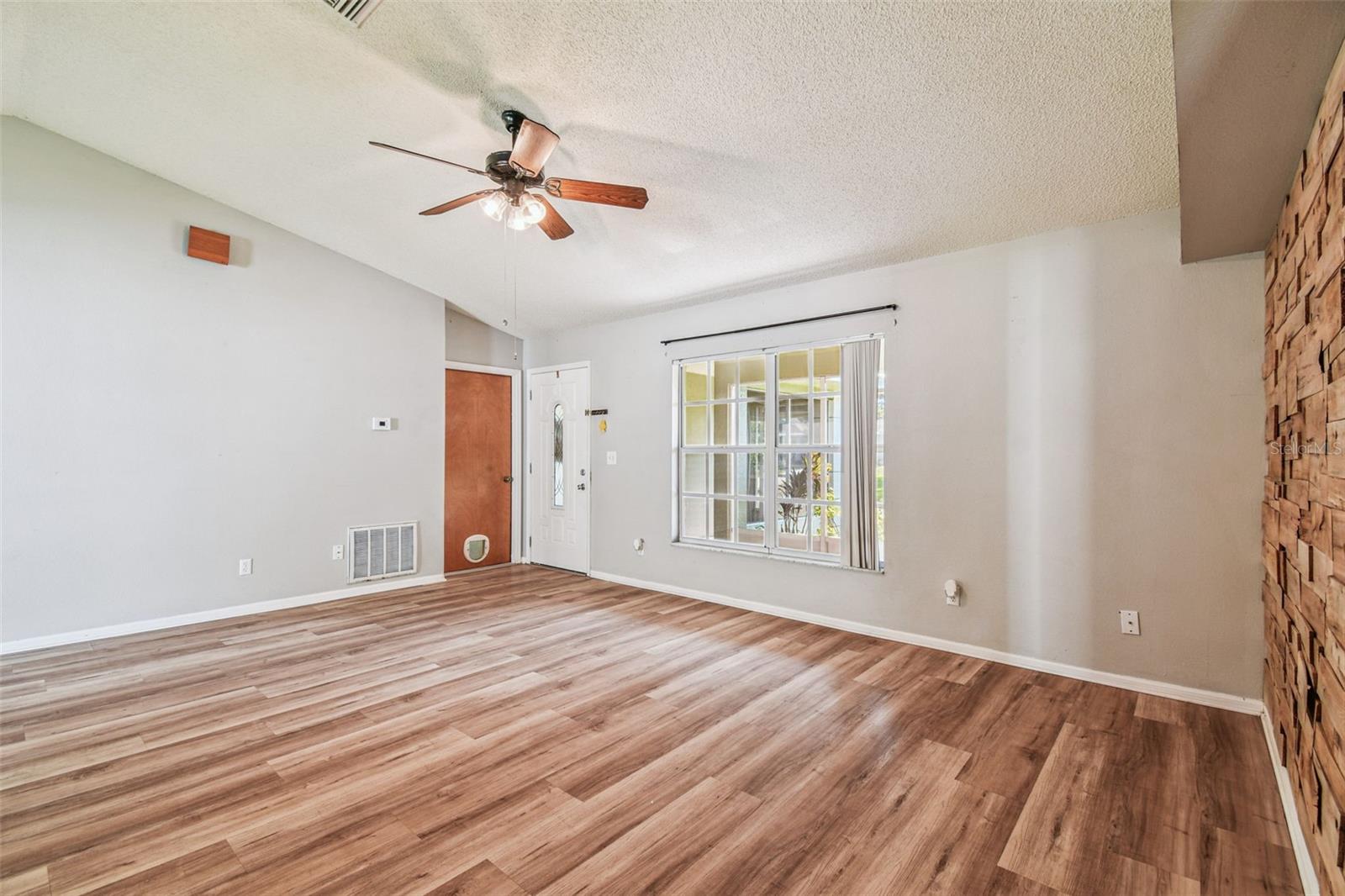 Image 13 of 86 For 12129 Meadow Lane