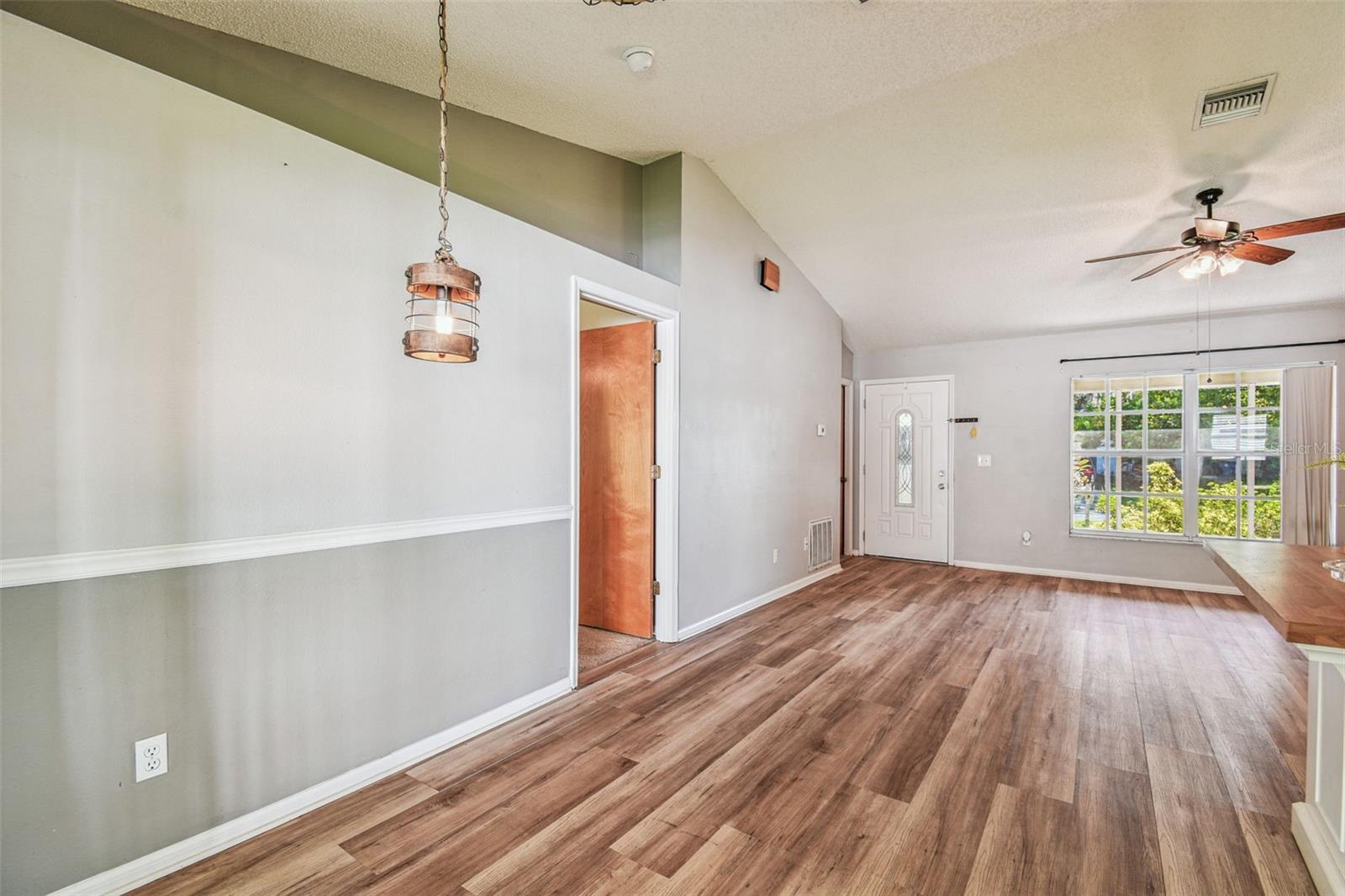 Image 16 of 86 For 12129 Meadow Lane