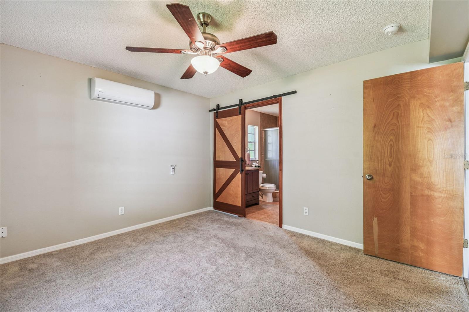 Image 33 of 86 For 12129 Meadow Lane