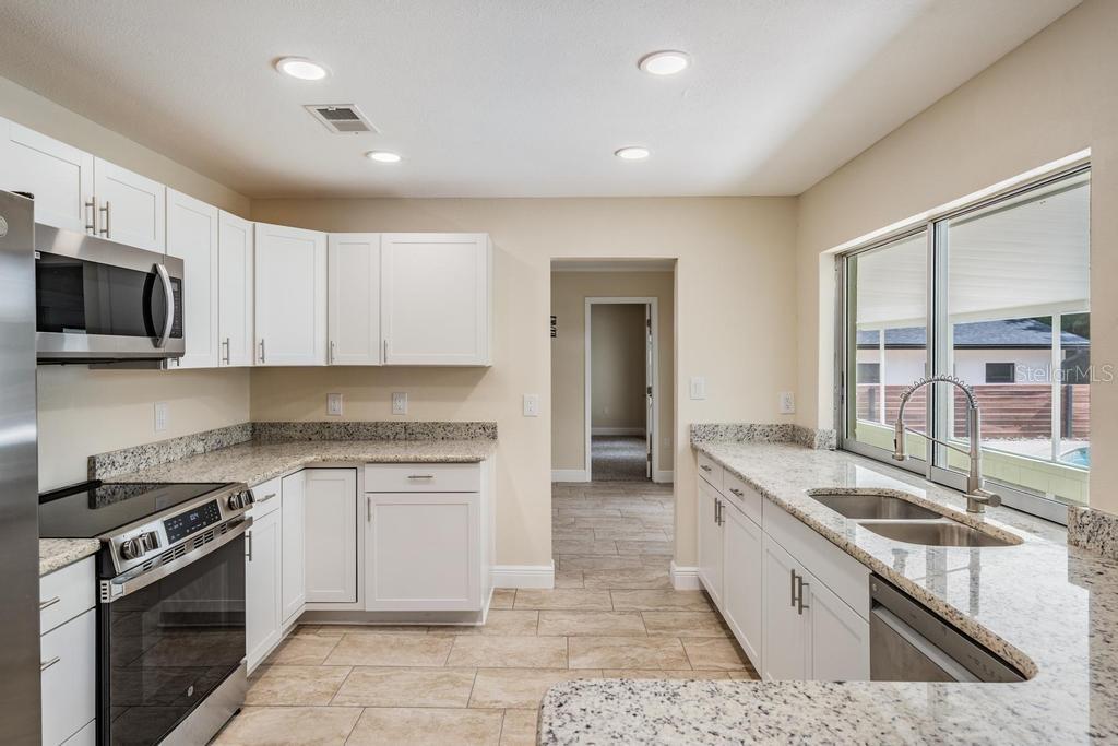 Image 18 of 49 For 4412 Orangewood Loop E