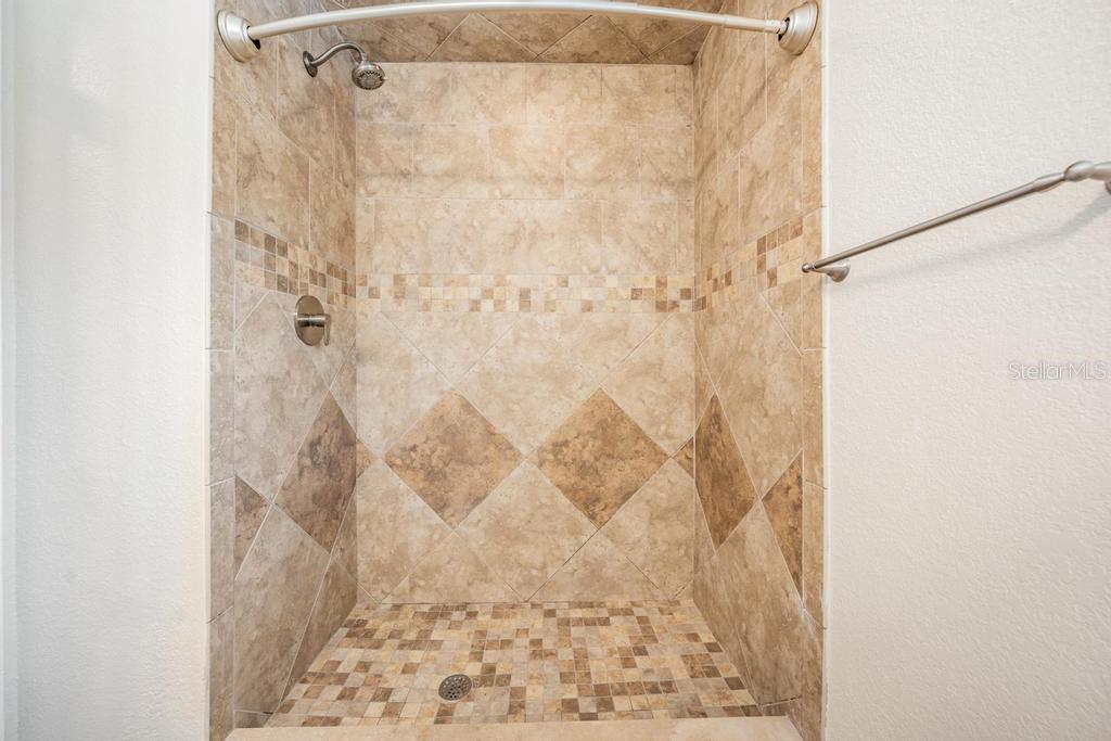 Image 25 of 49 For 4412 Orangewood Loop E