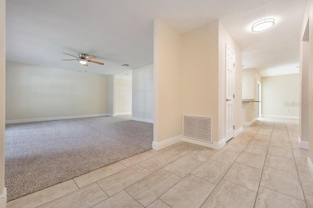 Image 5 of 49 For 4412 Orangewood Loop E