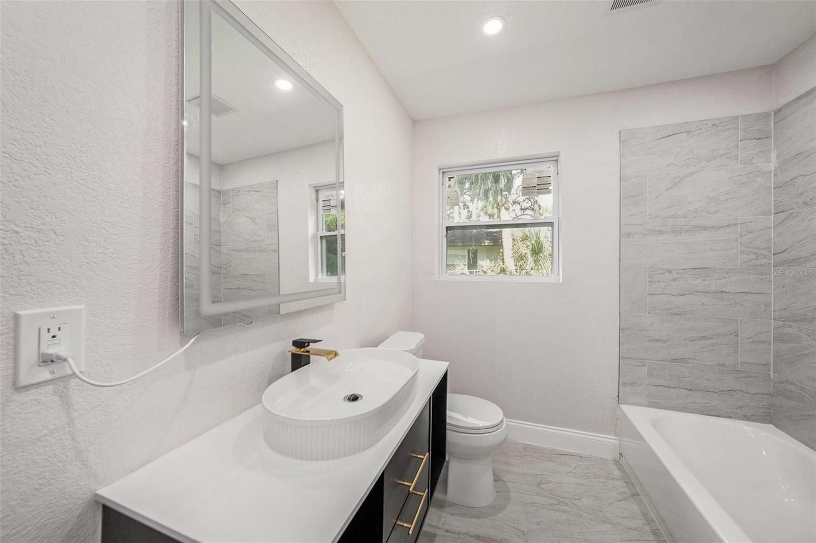 Image 10 of 28 For 780 28th Avenue S