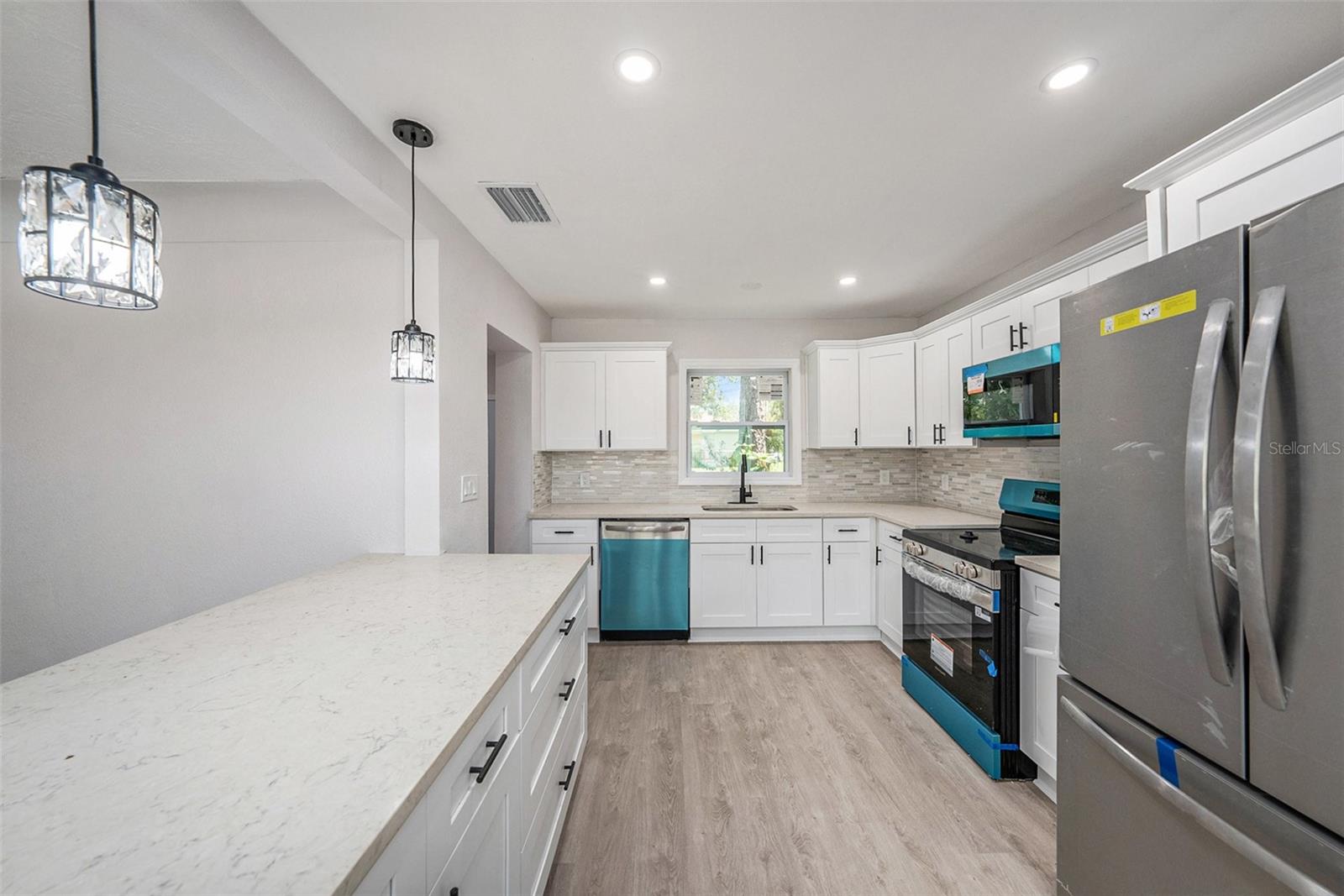 Image 5 of 28 For 780 28th Avenue S