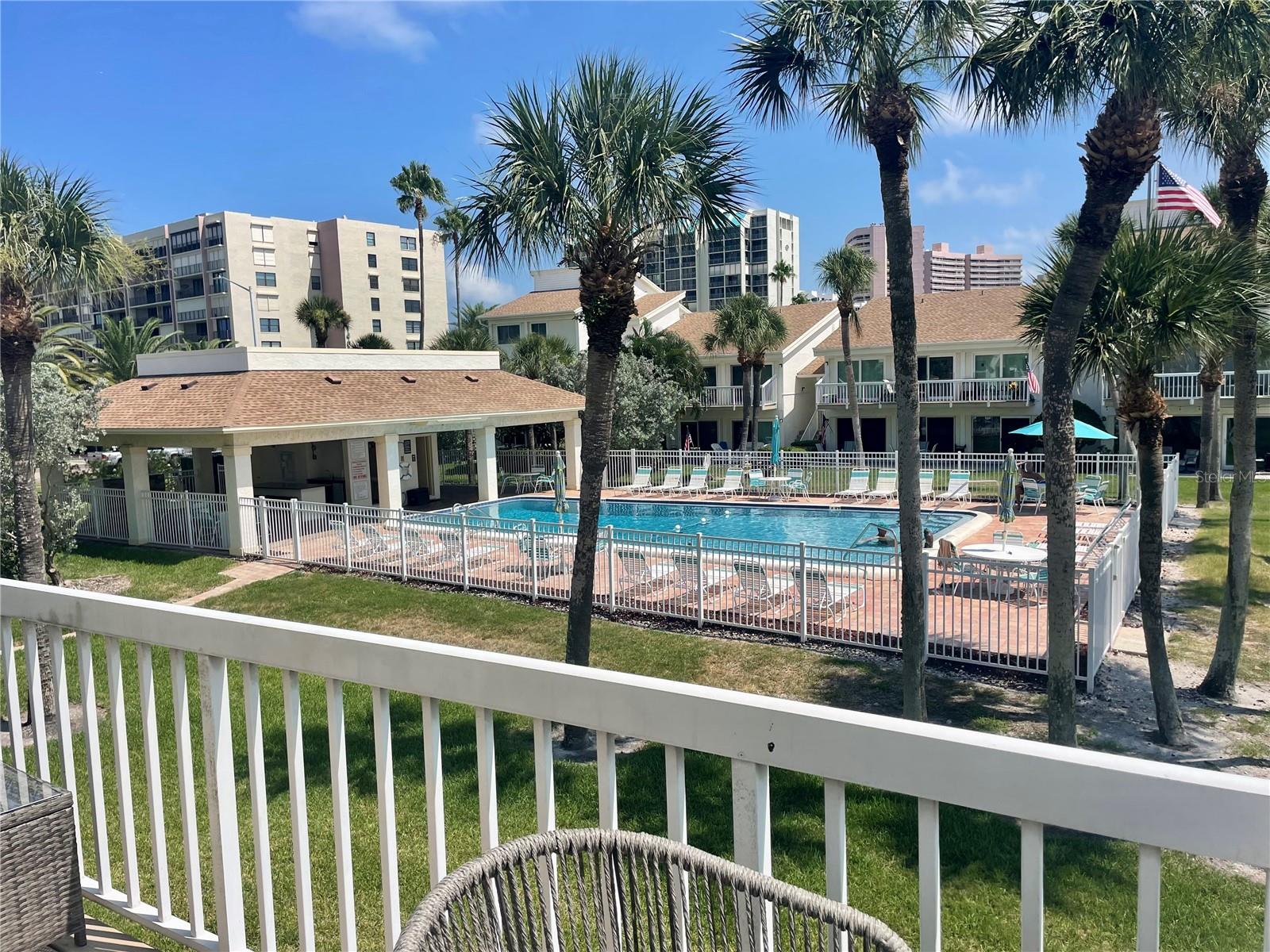 Image 10 of 42 For 1451 Gulf Boulevard 204