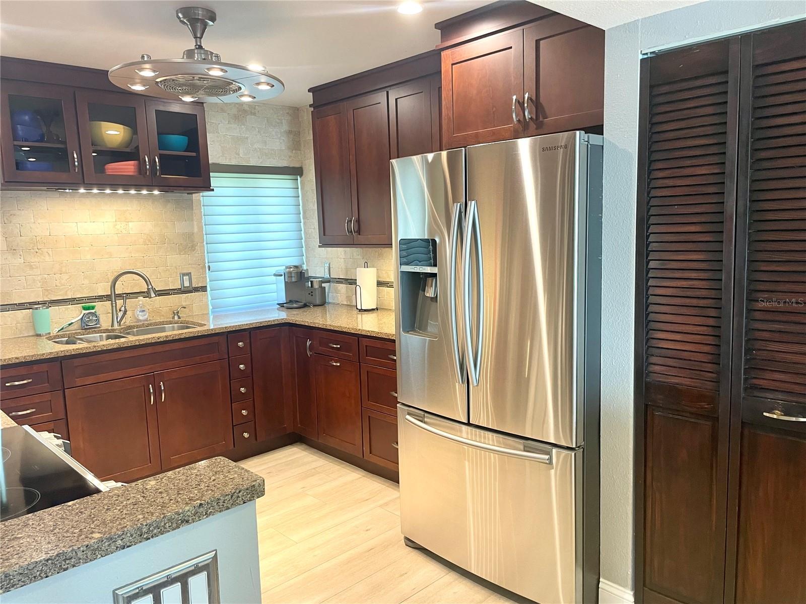 Image 14 of 42 For 1451 Gulf Boulevard 204