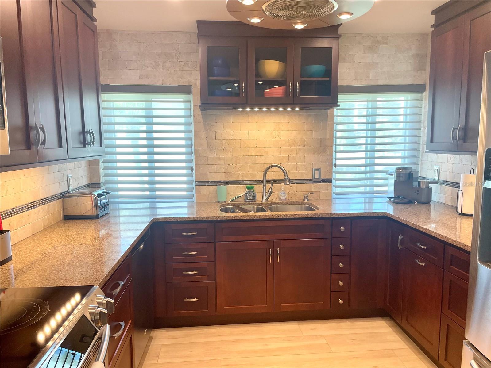 Image 16 of 42 For 1451 Gulf Boulevard 204