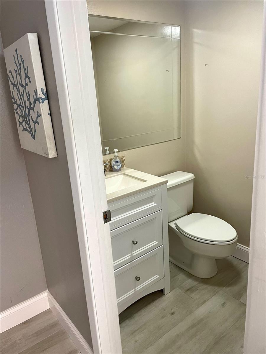 Image 17 of 42 For 1451 Gulf Boulevard 204