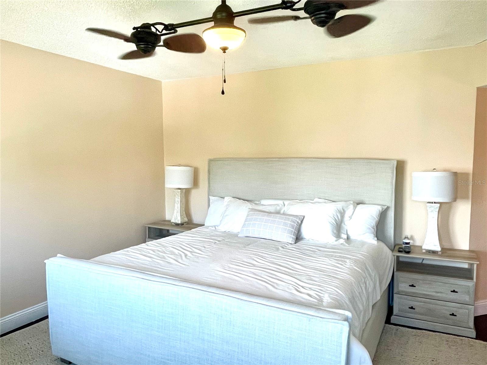 Image 23 of 42 For 1451 Gulf Boulevard 204