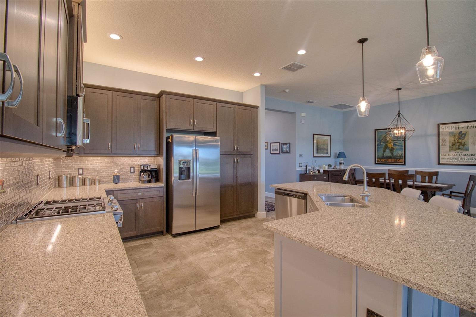 Listing photo id 12 for 4920 Sevilla Shores Drive