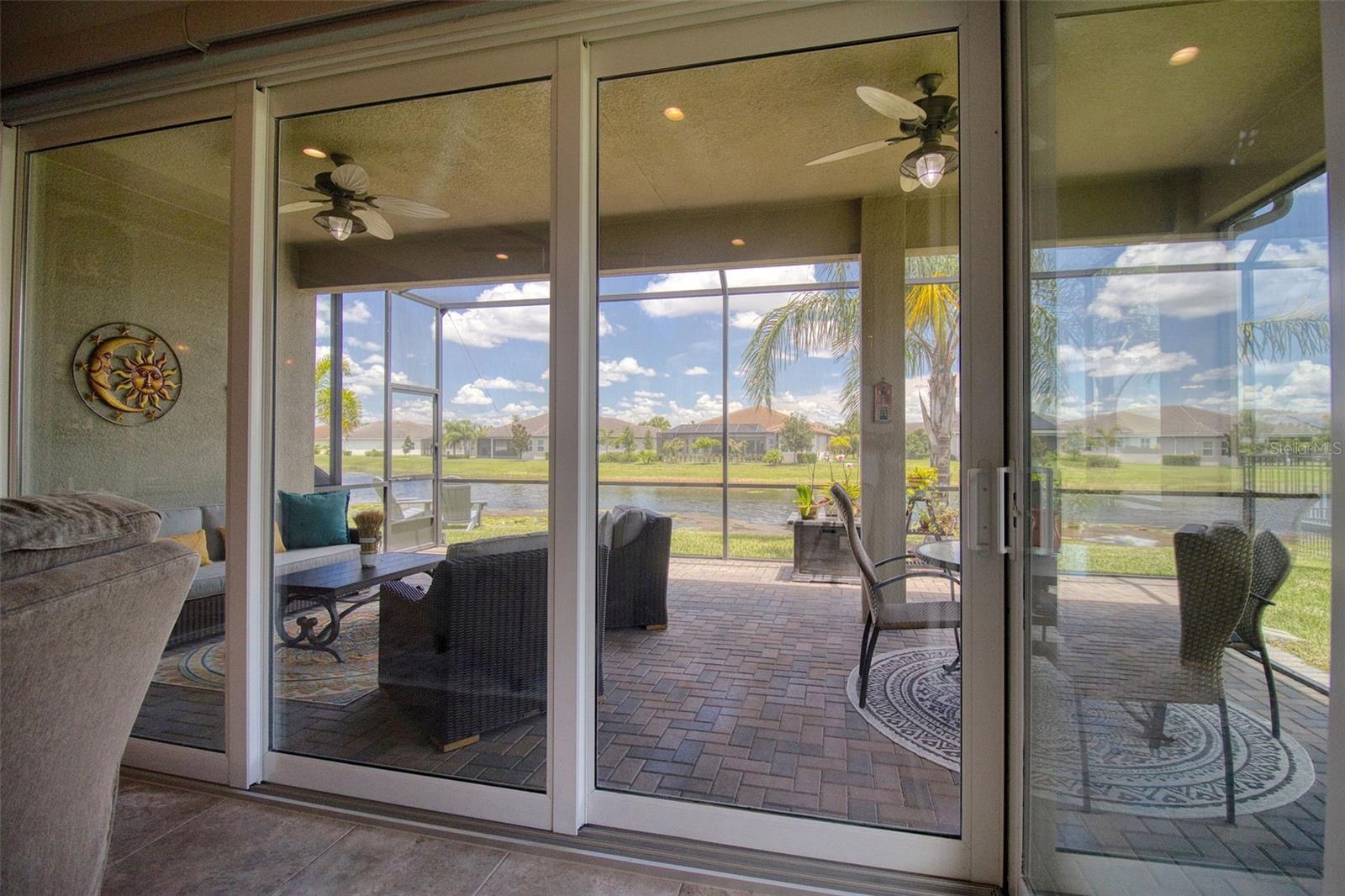 Listing photo id 16 for 4920 Sevilla Shores Drive