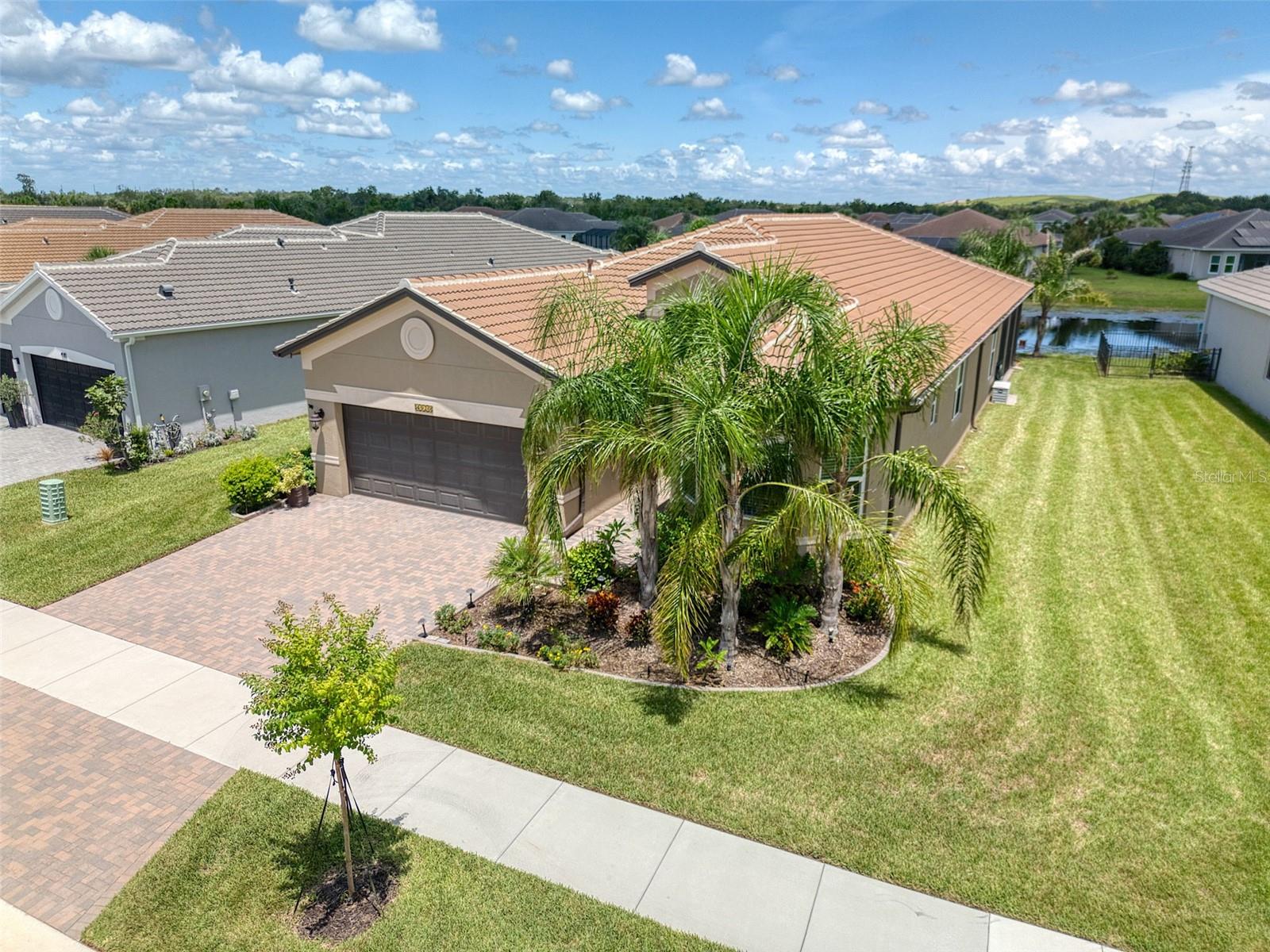 Listing photo id 0 for 4920 Sevilla Shores Drive