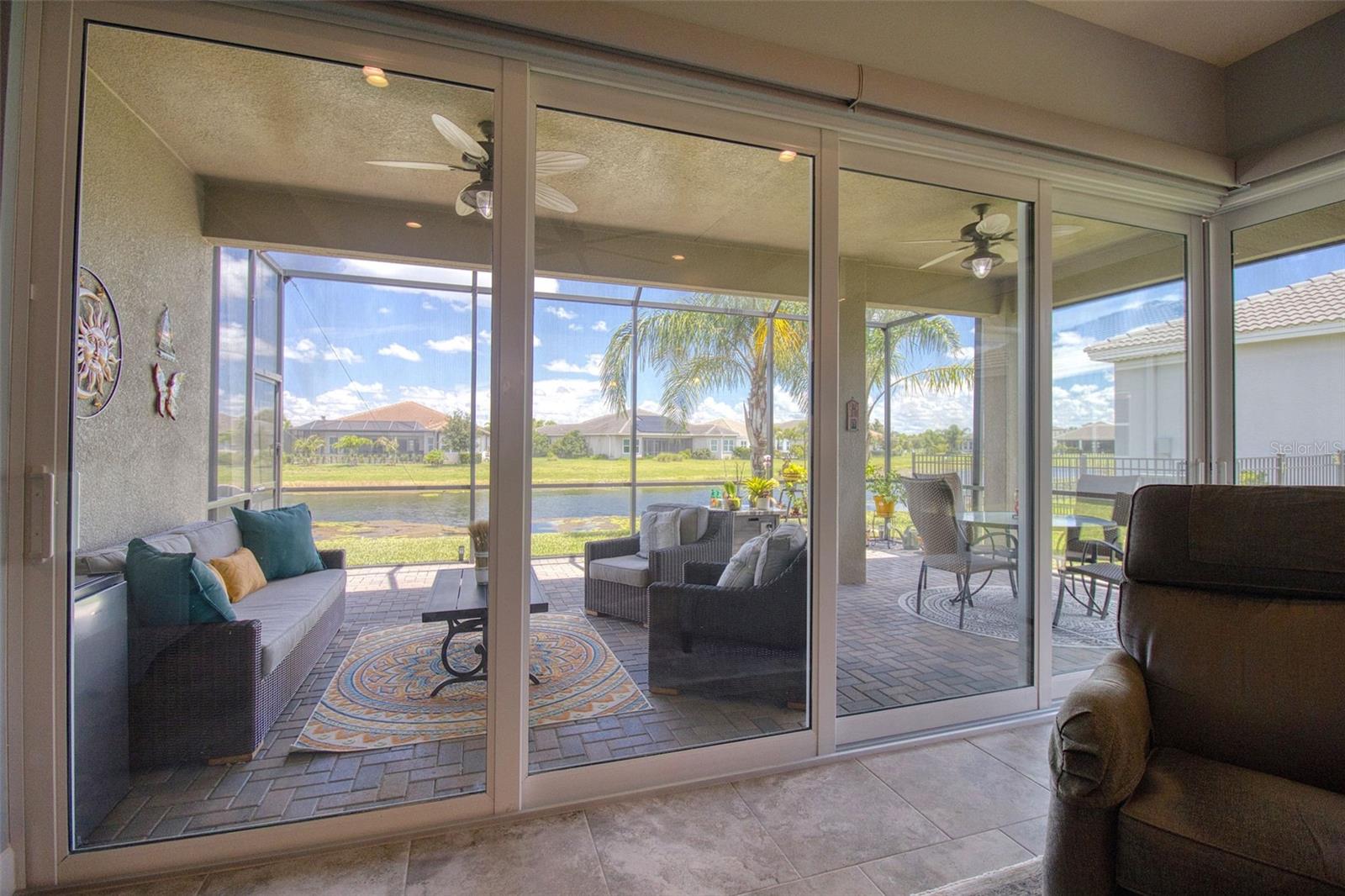 Listing photo id 18 for 4920 Sevilla Shores Drive