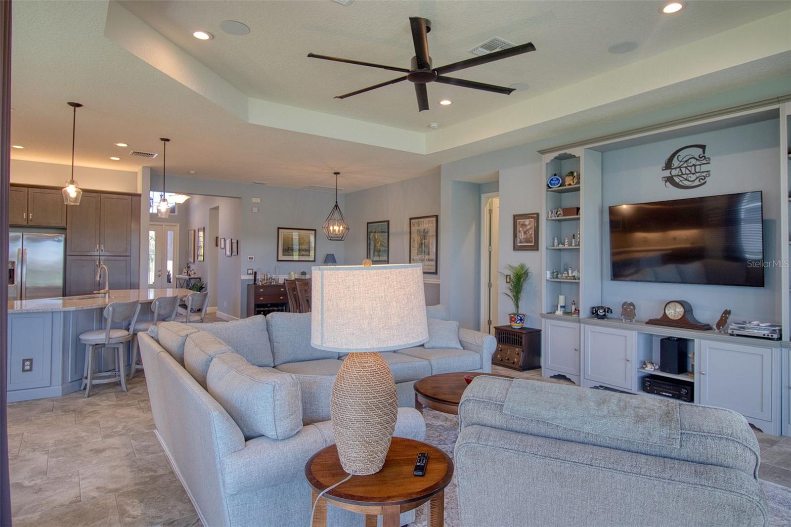 Listing photo id 23 for 4920 Sevilla Shores Drive