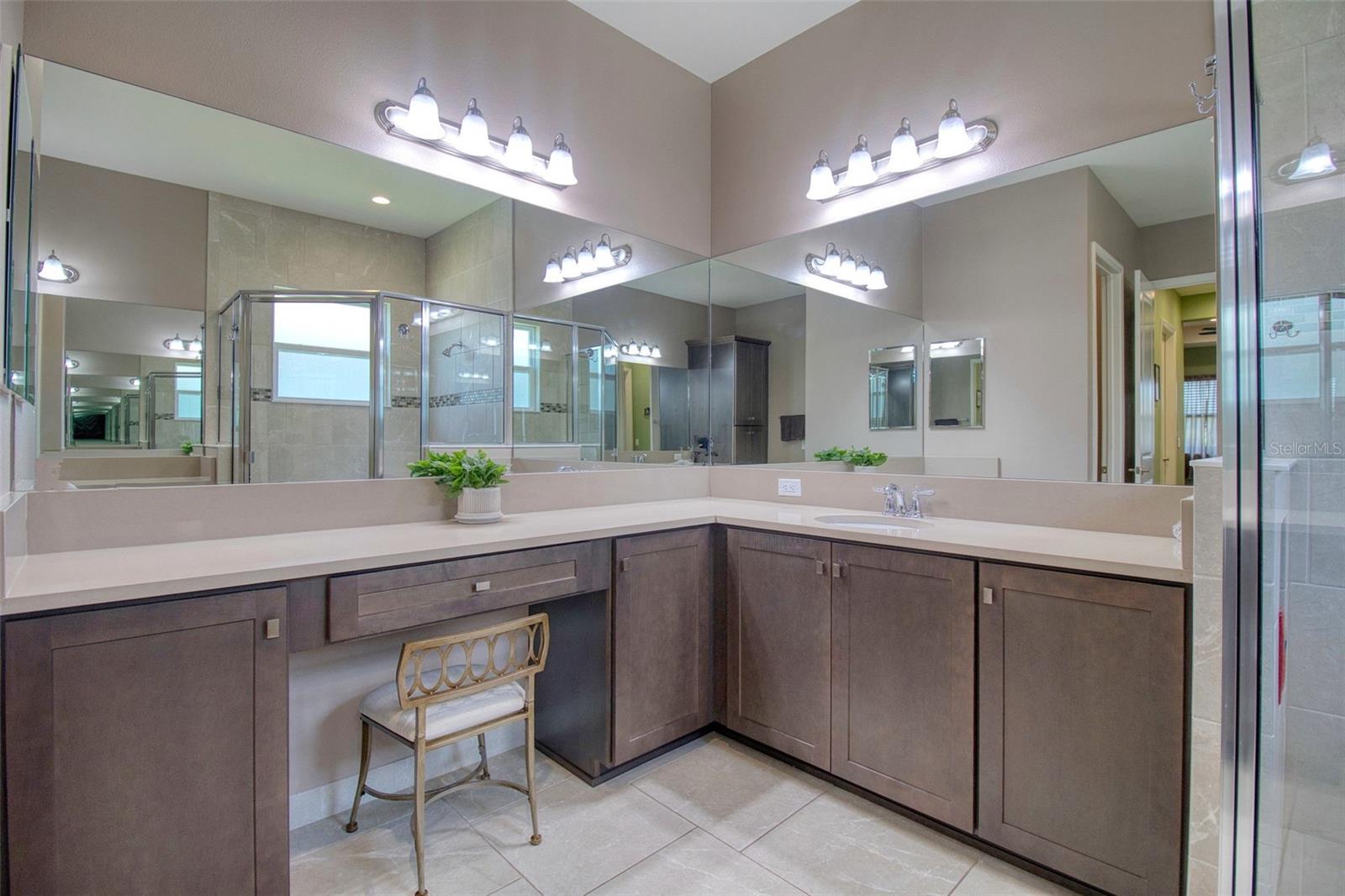 Listing photo id 30 for 4920 Sevilla Shores Drive