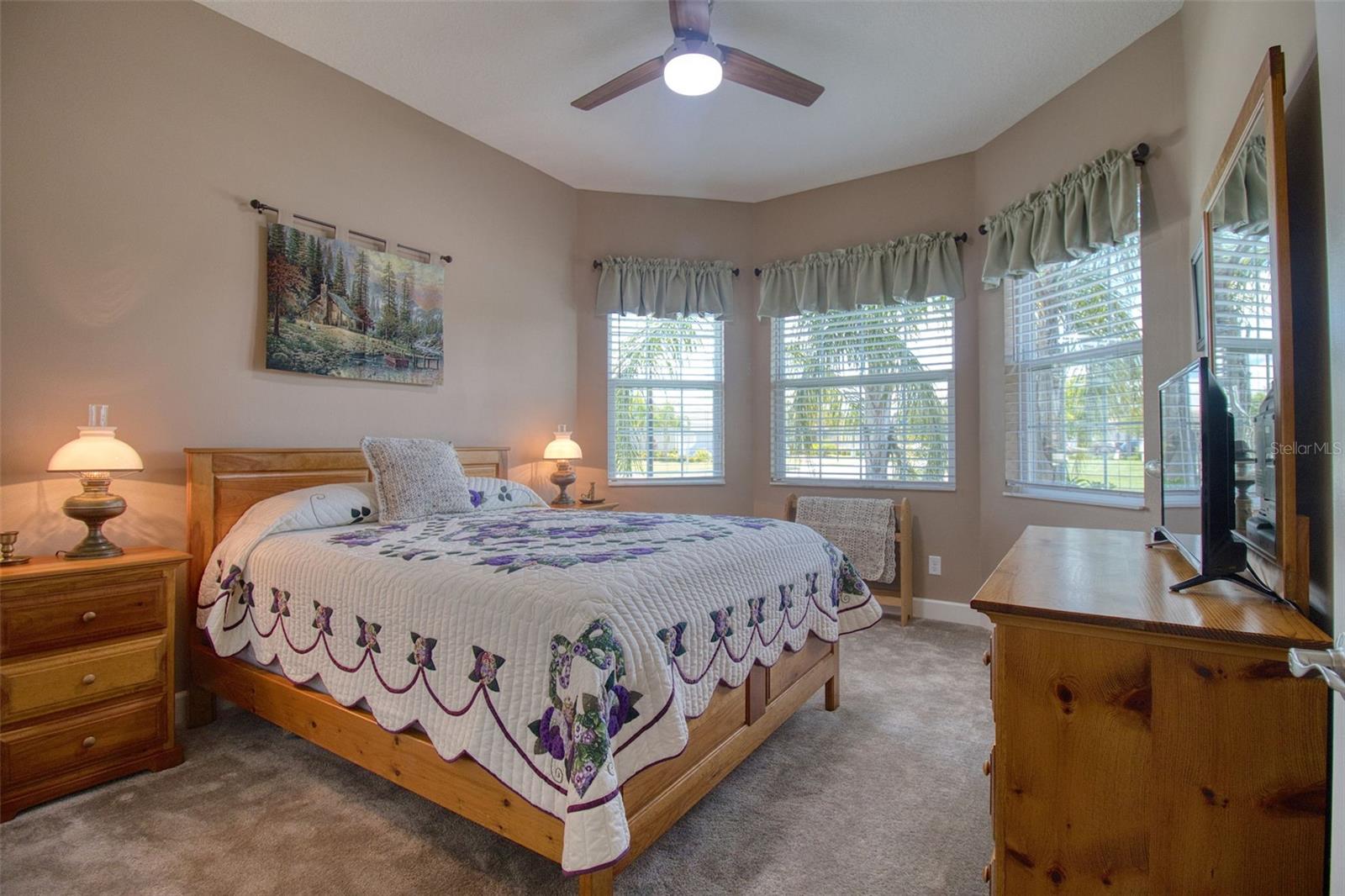 Listing photo id 33 for 4920 Sevilla Shores Drive