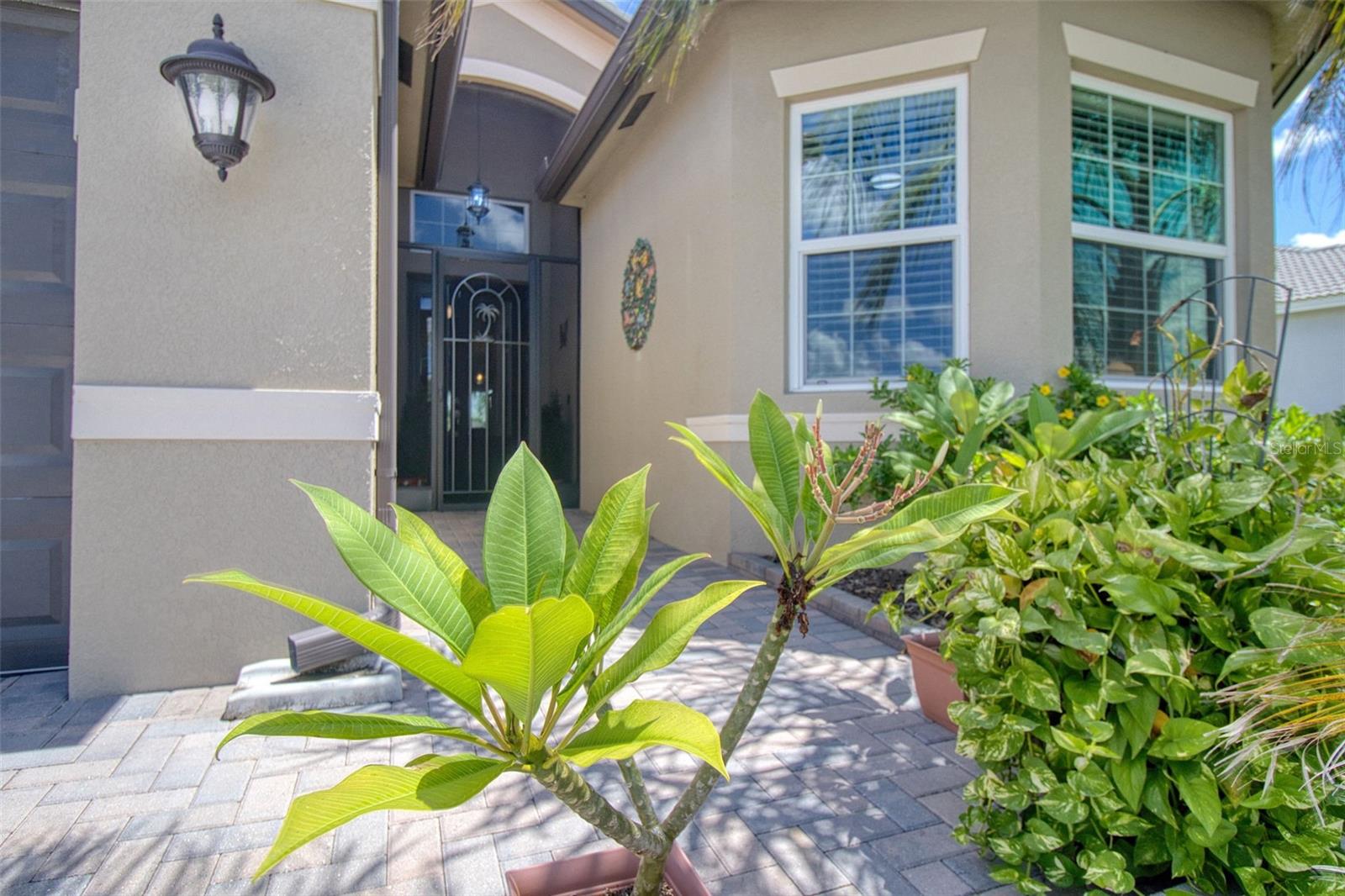 Listing photo id 3 for 4920 Sevilla Shores Drive