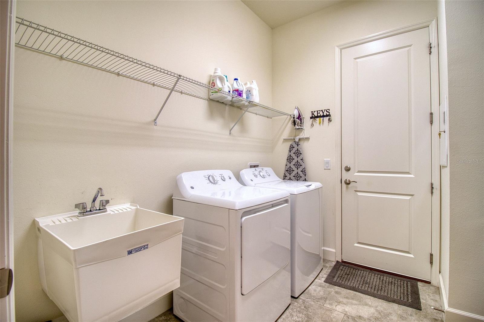 Listing photo id 51 for 4920 Sevilla Shores Drive