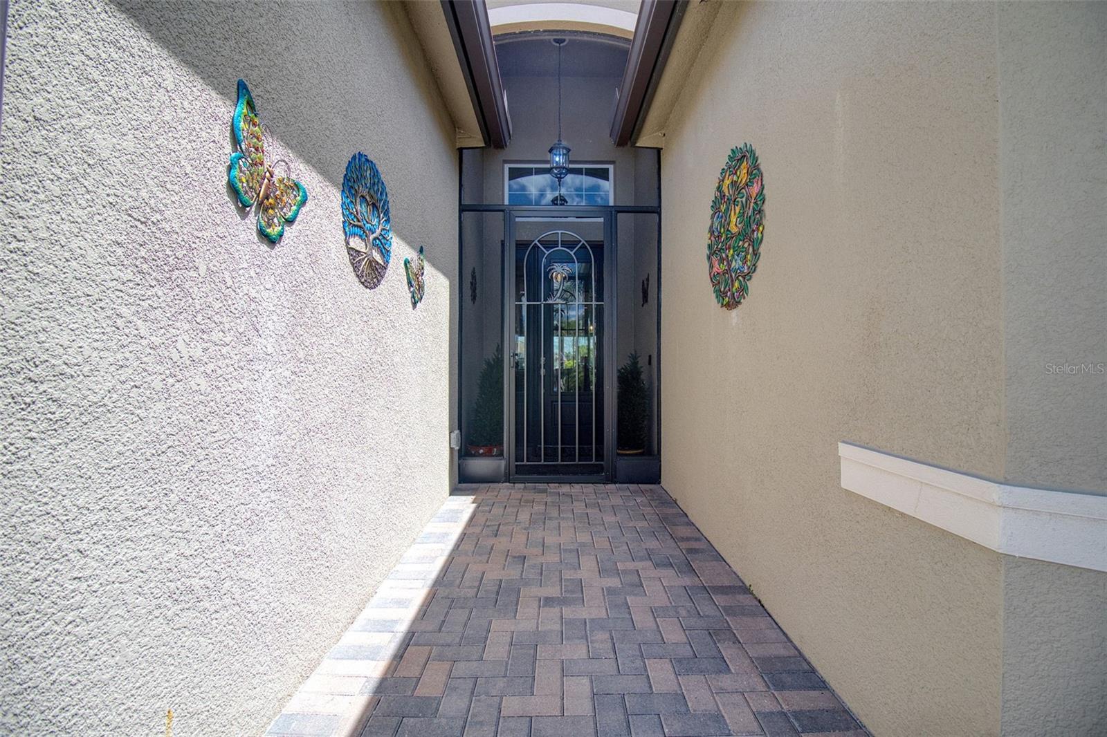 Listing photo id 4 for 4920 Sevilla Shores Drive