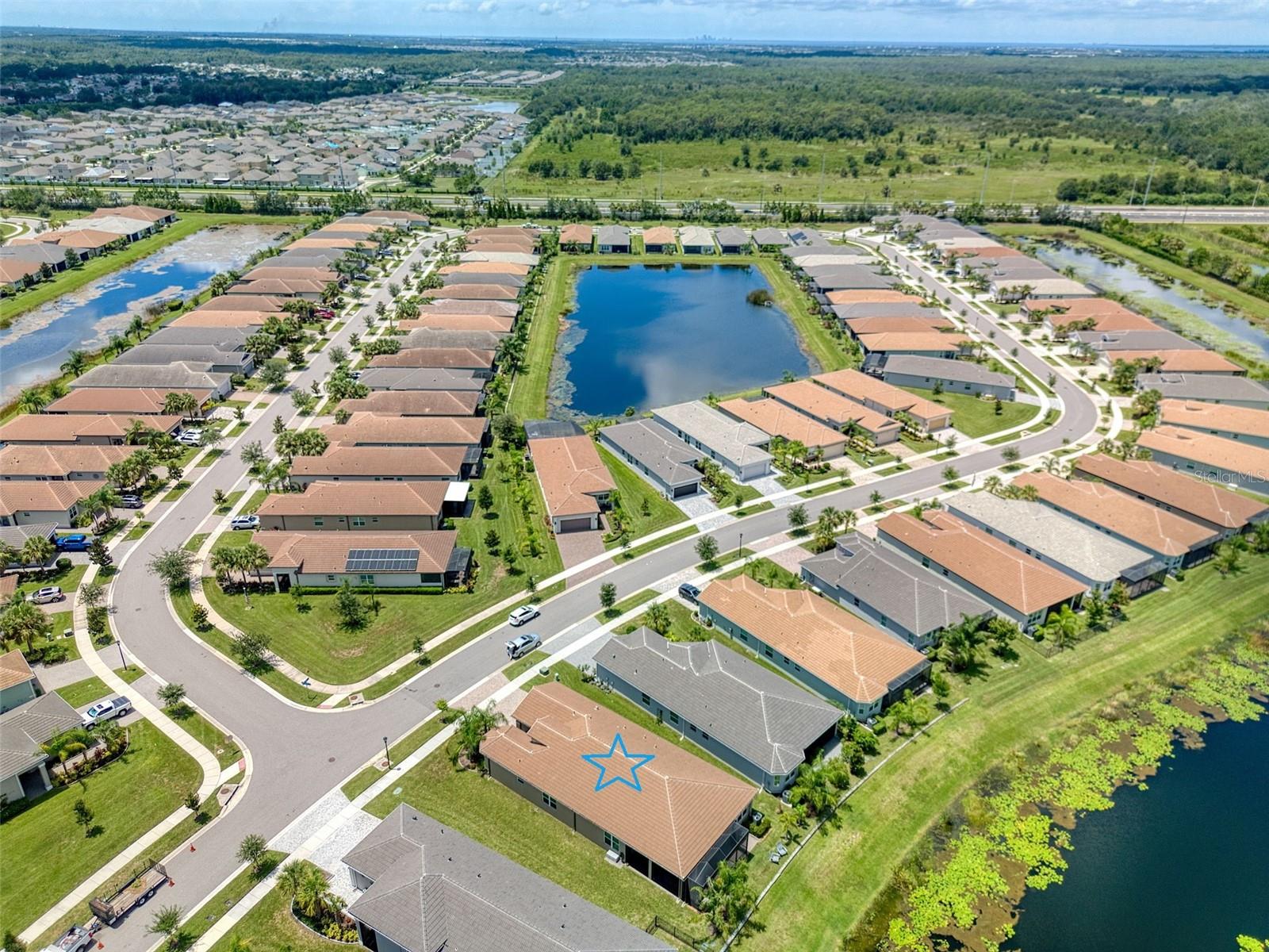 Listing photo id 59 for 4920 Sevilla Shores Drive