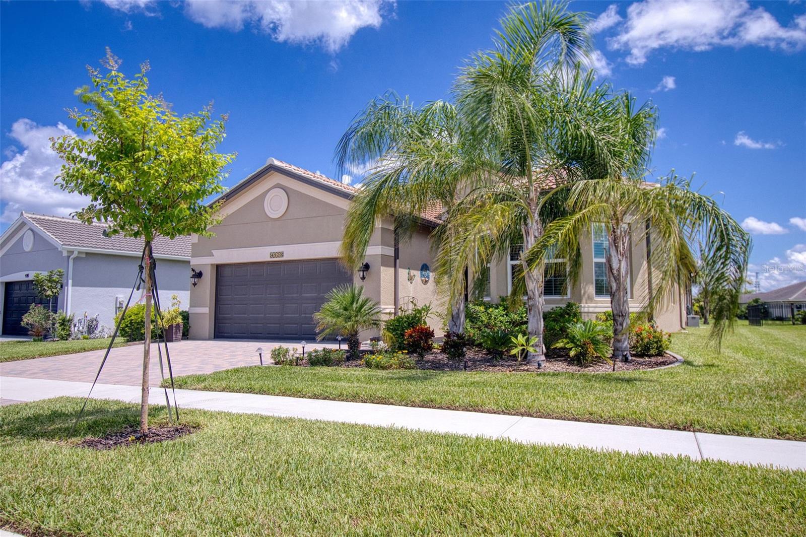 Listing photo id 83 for 4920 Sevilla Shores Drive