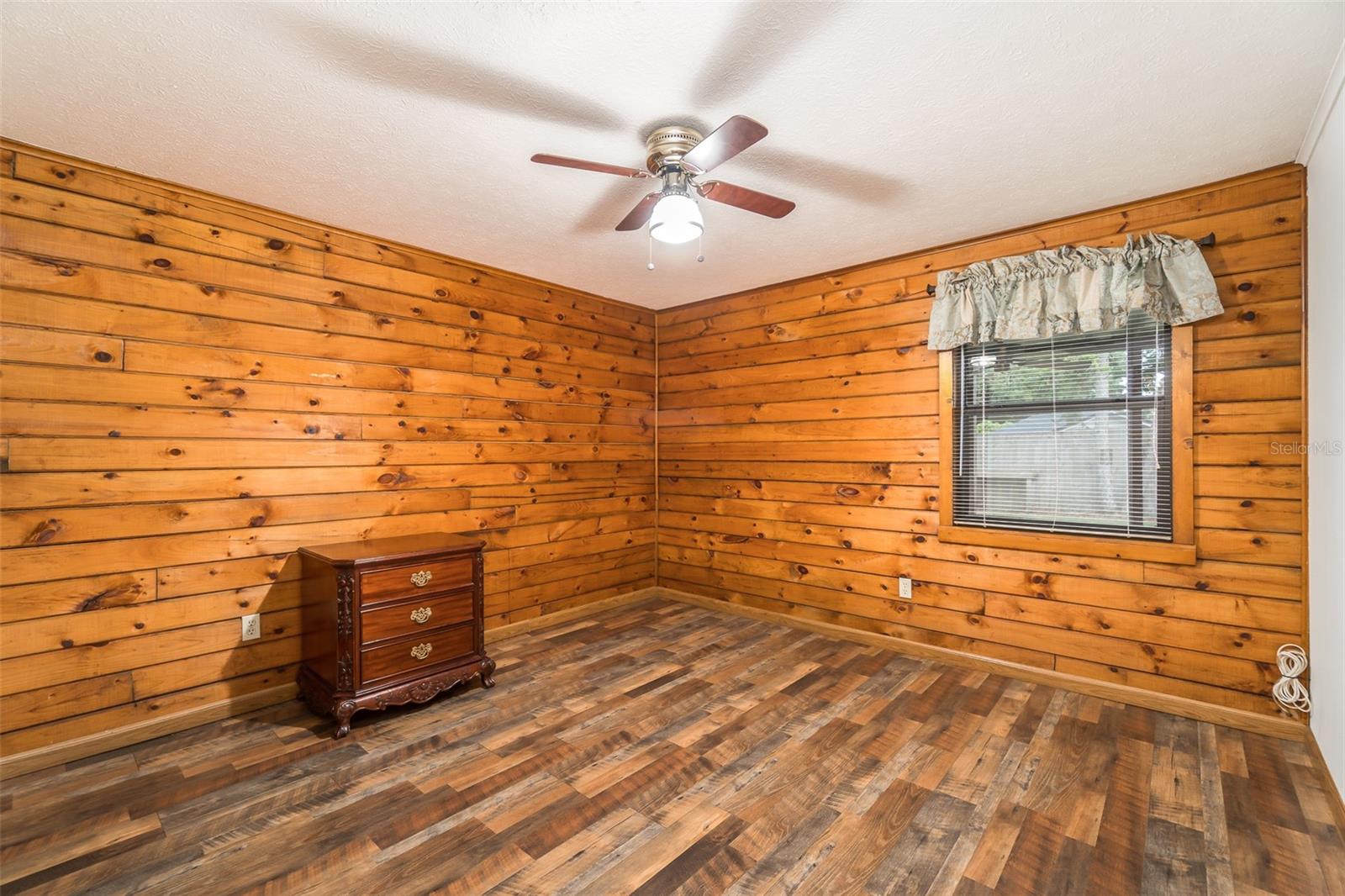 Image 15 of 25 For 4107 Robin Way