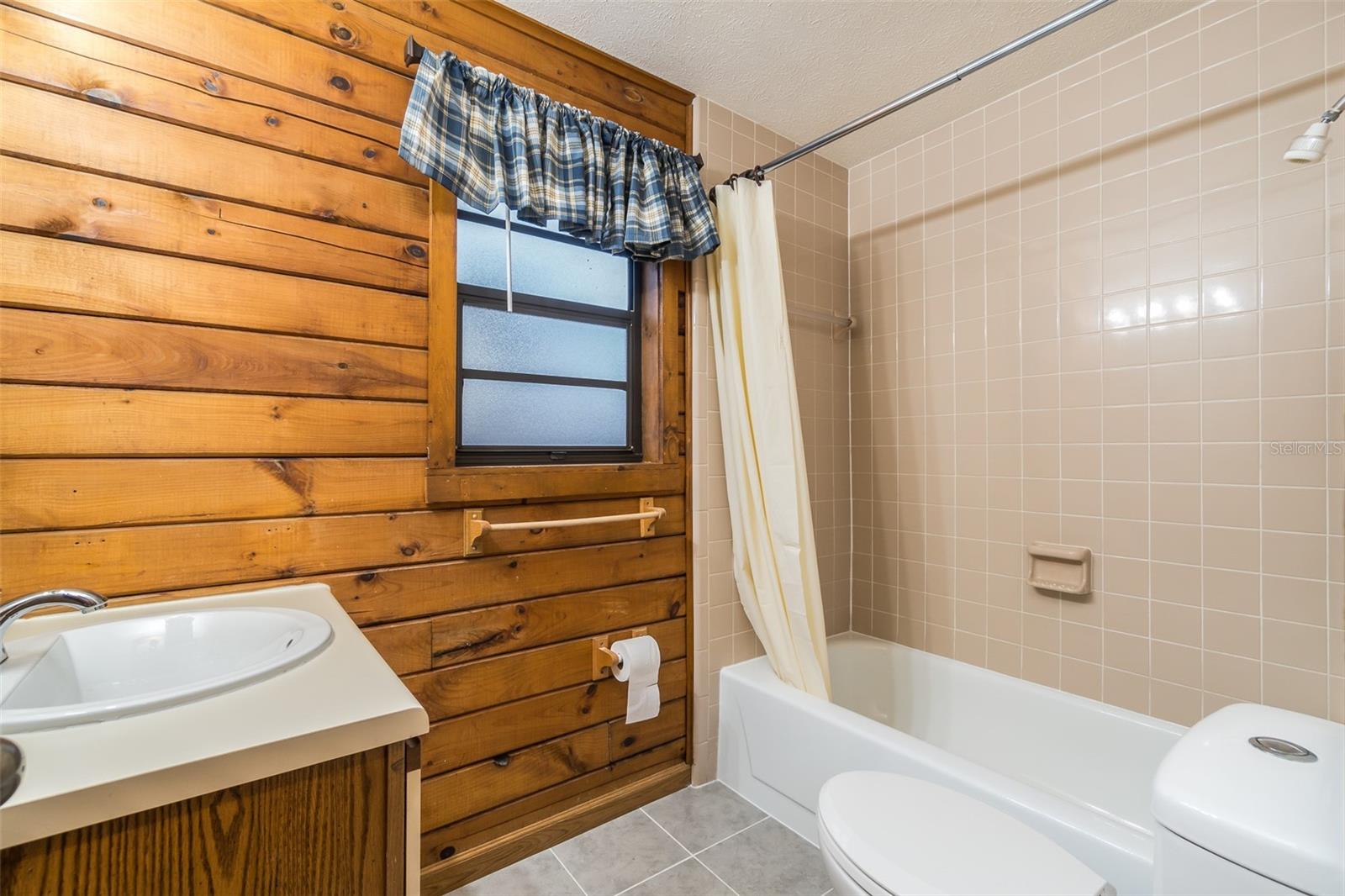 Image 17 of 25 For 4107 Robin Way