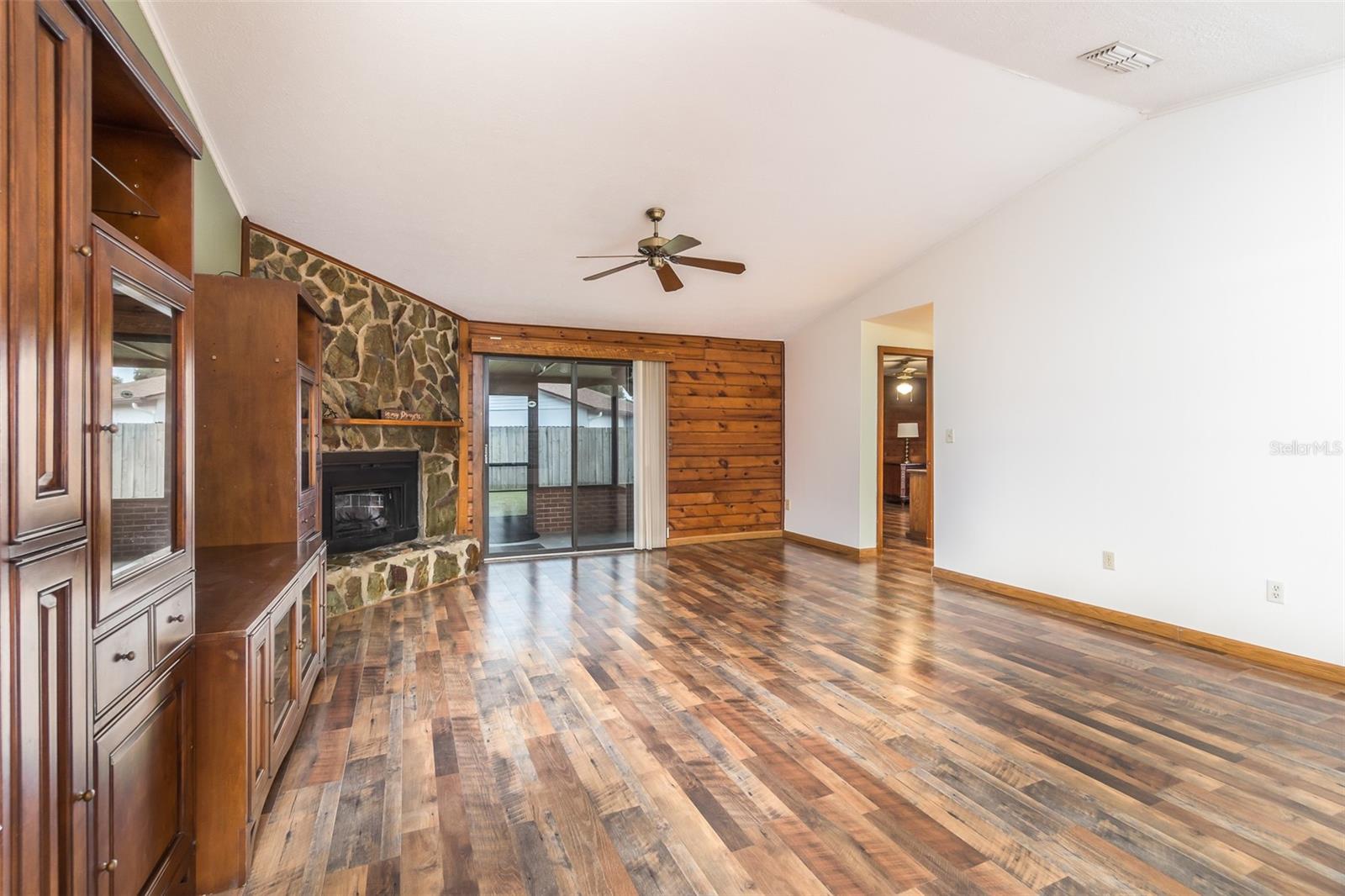 Image 2 of 25 For 4107 Robin Way