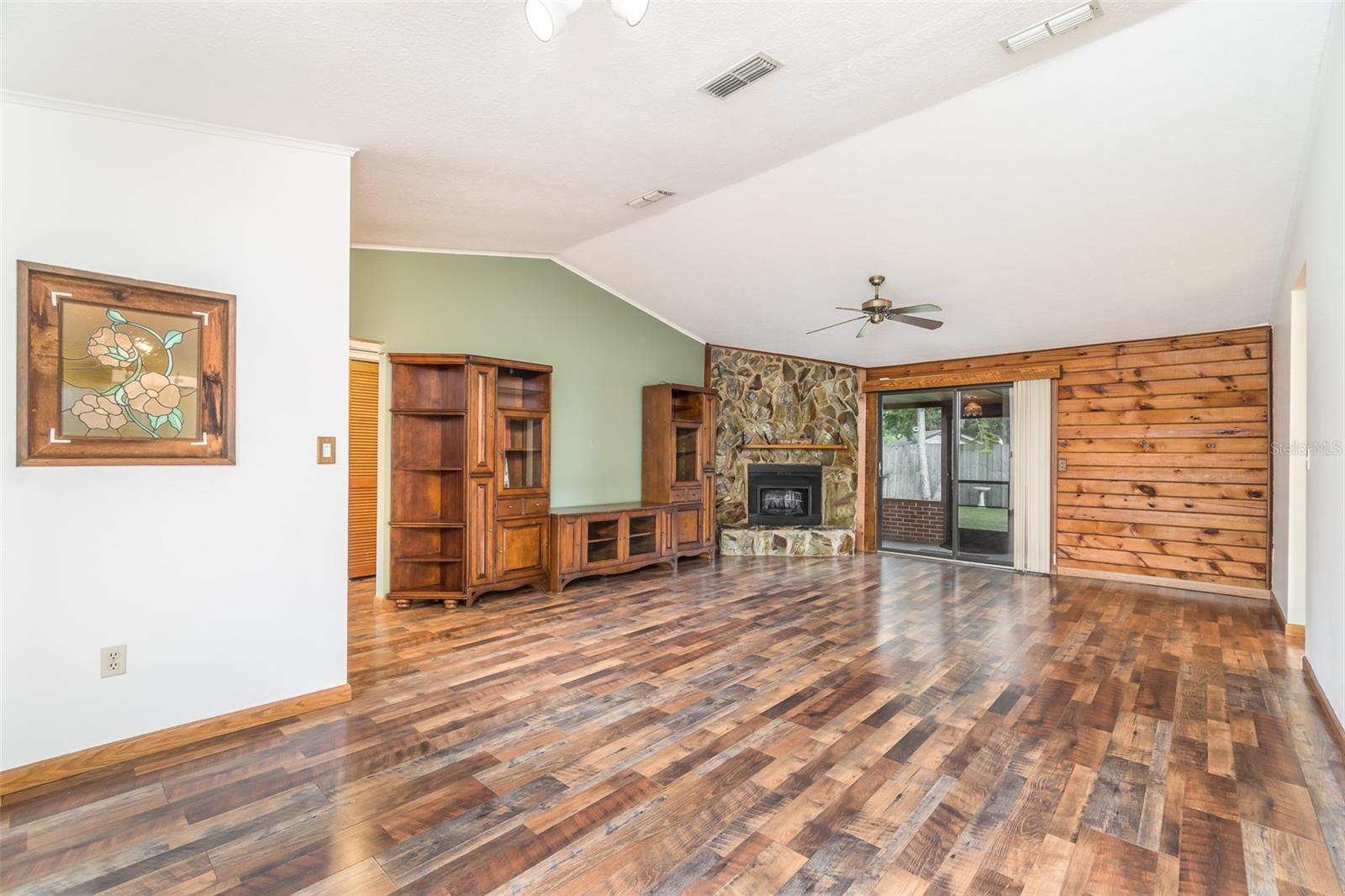 Image 3 of 25 For 4107 Robin Way