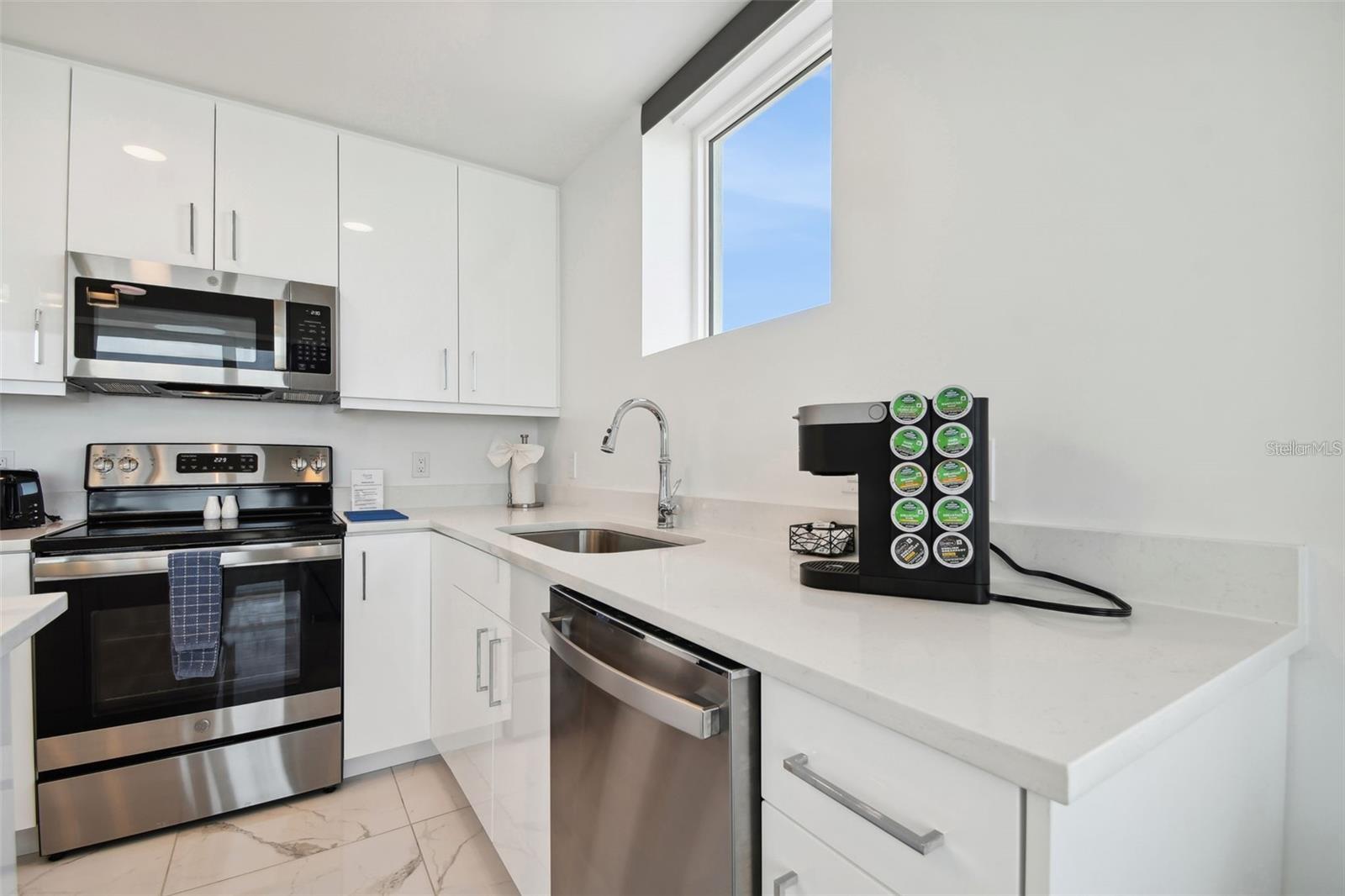 Image 6 of 35 For 11500 Gulf Boulevard 201