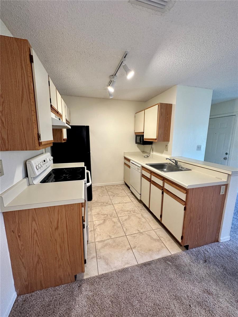 Image 2 of 13 For 10265 Gandy Boulevard N 909
