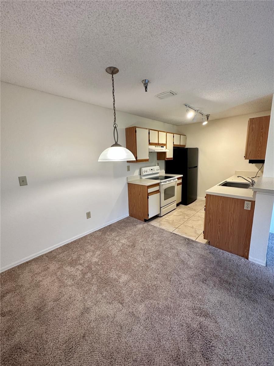Image 3 of 13 For 10265 Gandy Boulevard N 909