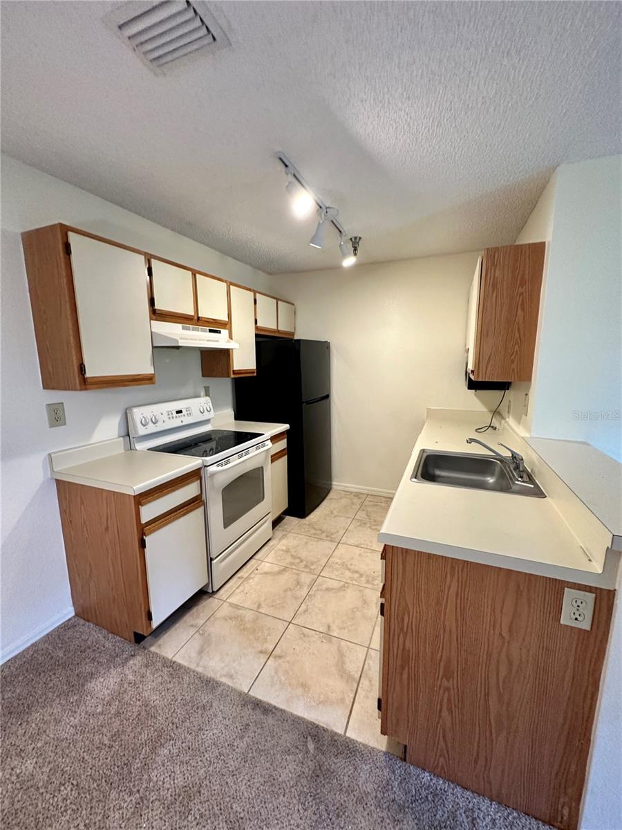 Image 4 of 13 For 10265 Gandy Boulevard N 909