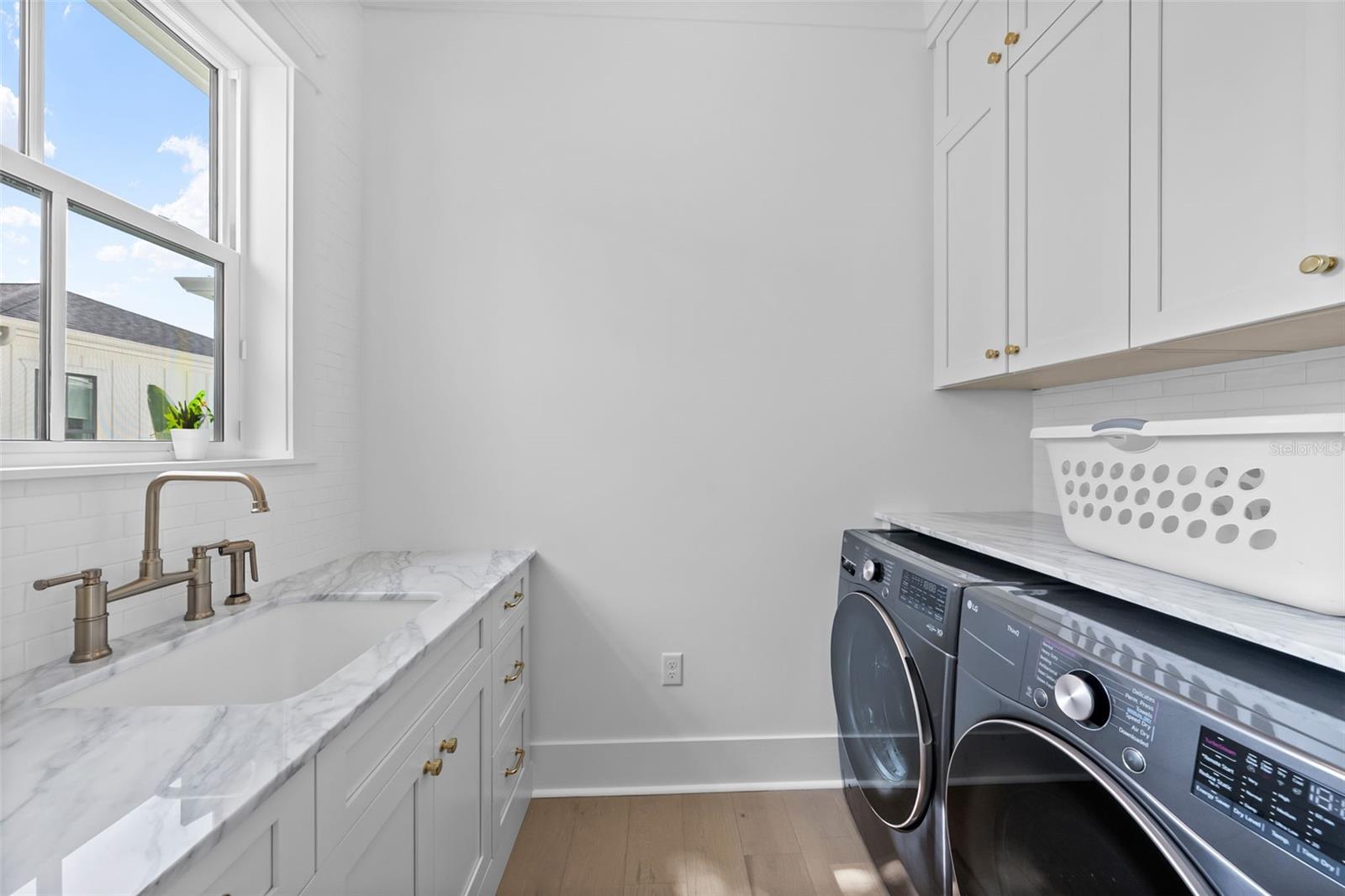 Image 20 of 36 For 321 12th Avenue Ne