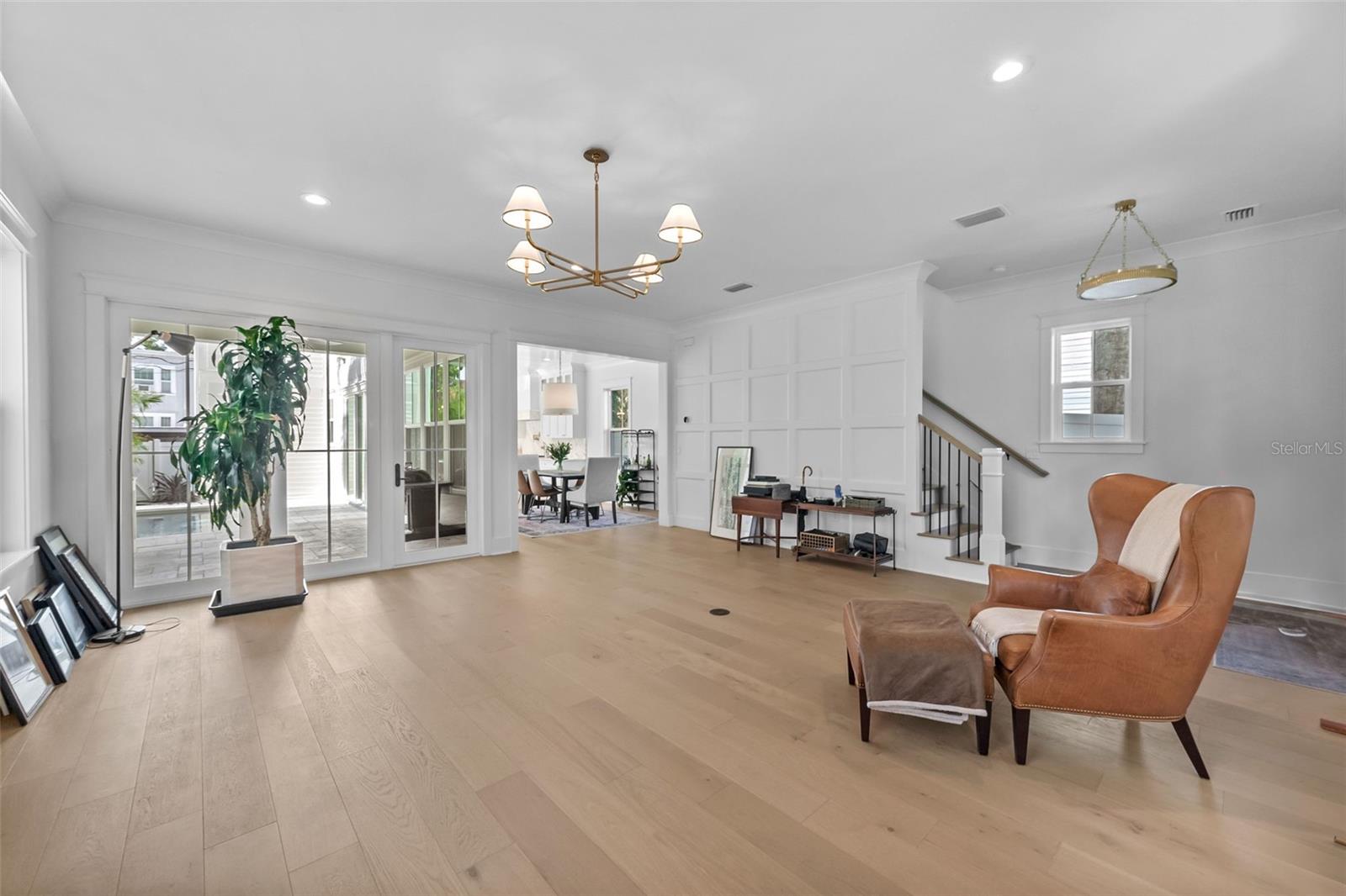 Image 6 of 36 For 321 12th Avenue Ne