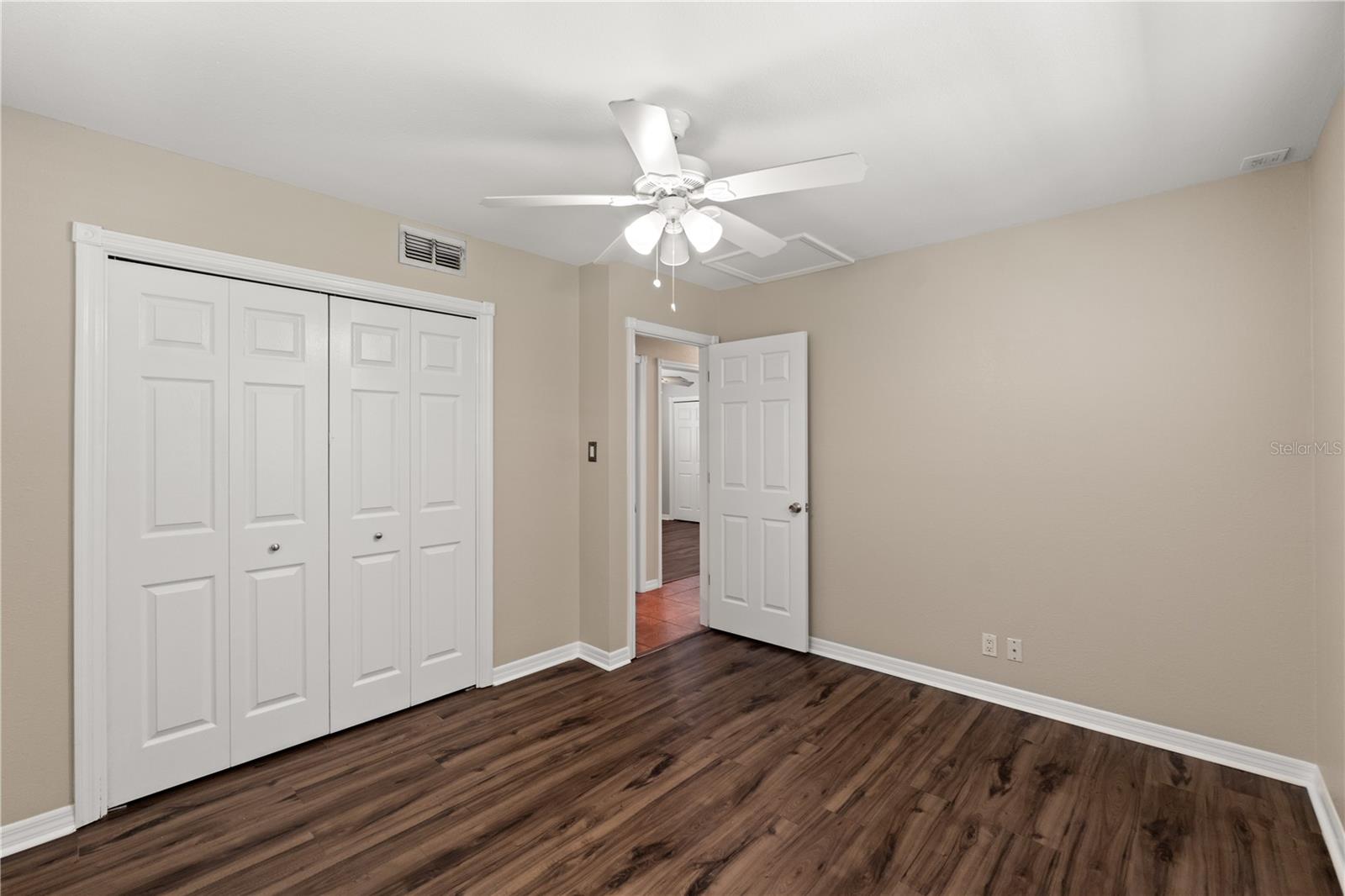 Image 17 of 24 For 3015 Kathleen Street