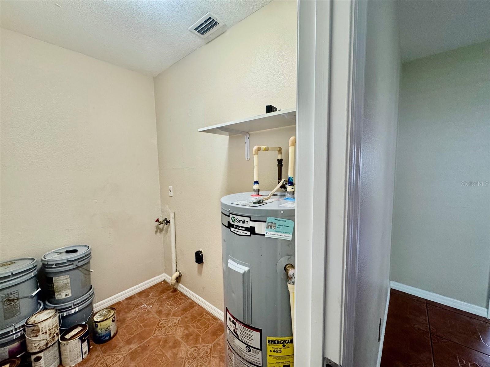 Image 22 of 24 For 3015 Kathleen Street