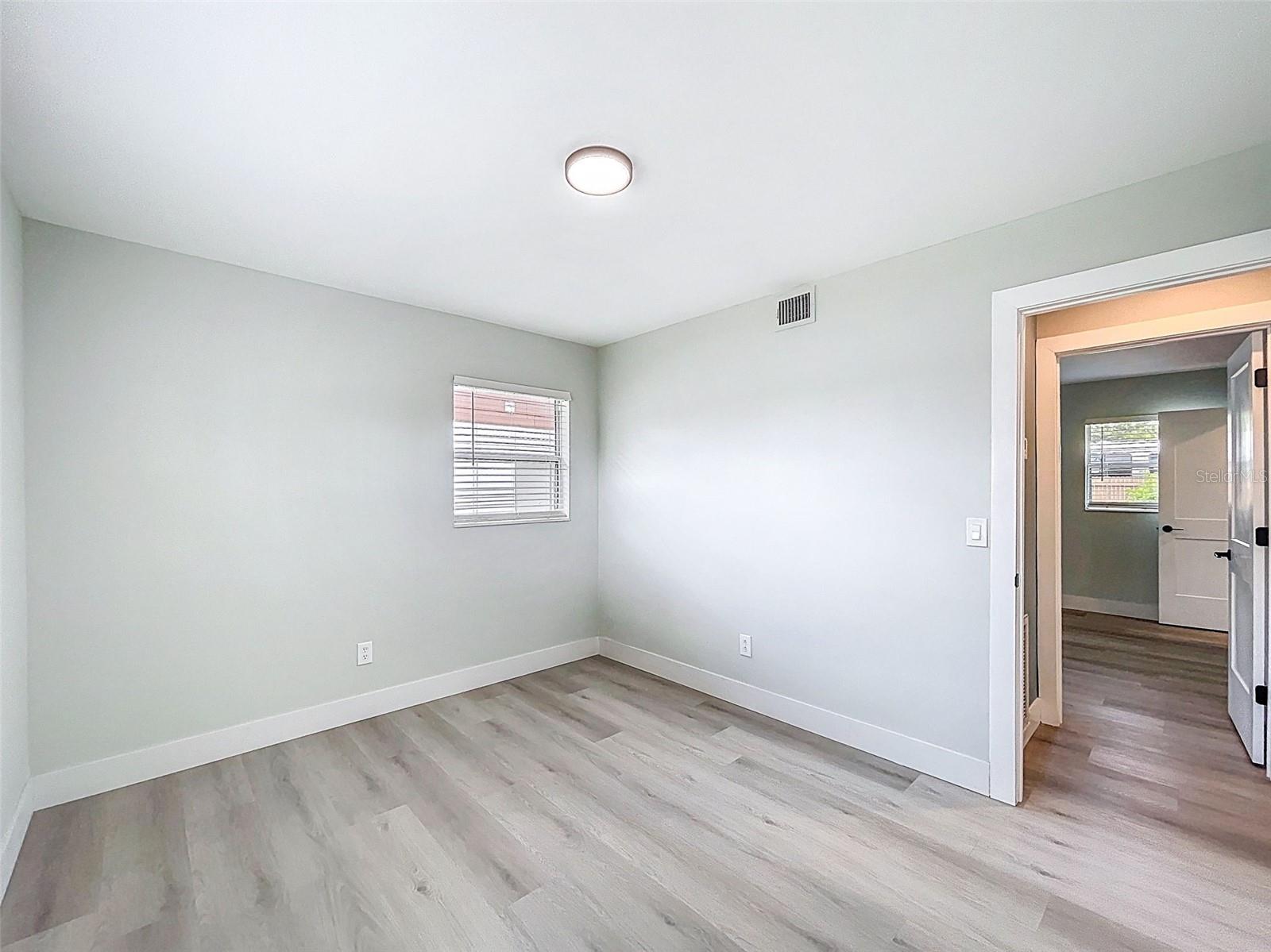 Image 17 of 45 For 1501 Julian Lane Drive