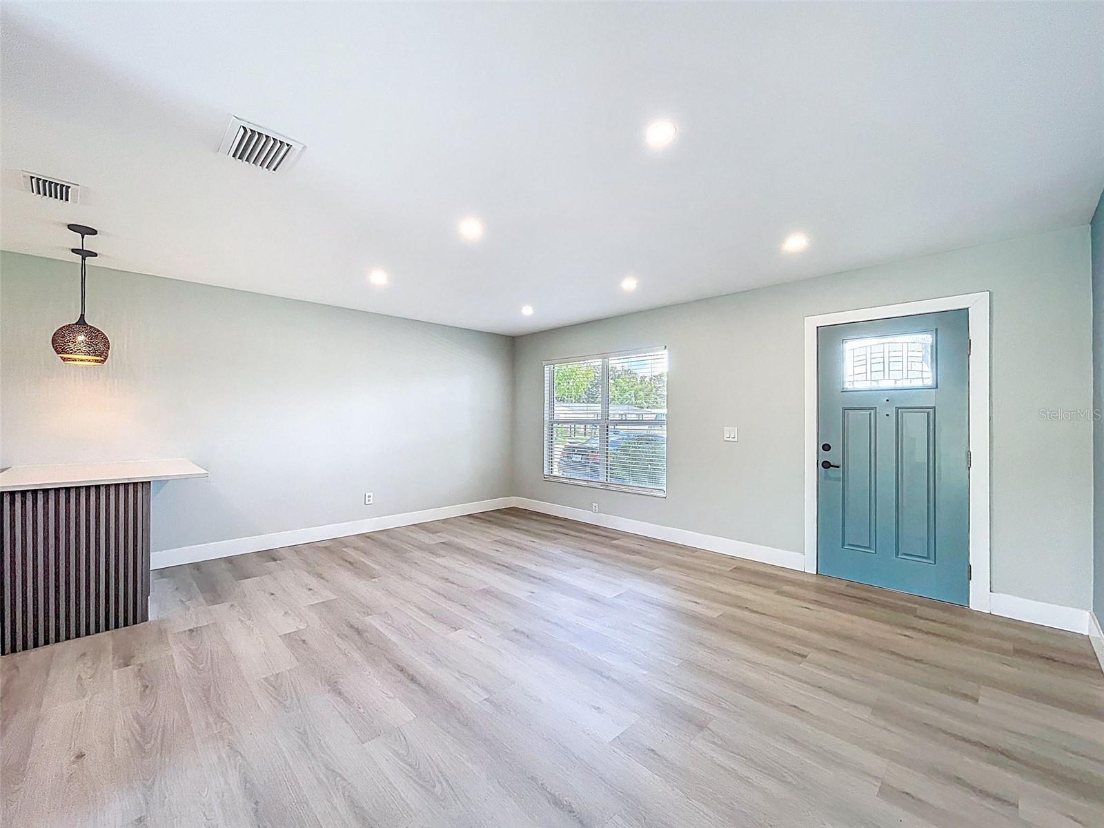 Image 19 of 45 For 1501 Julian Lane Drive