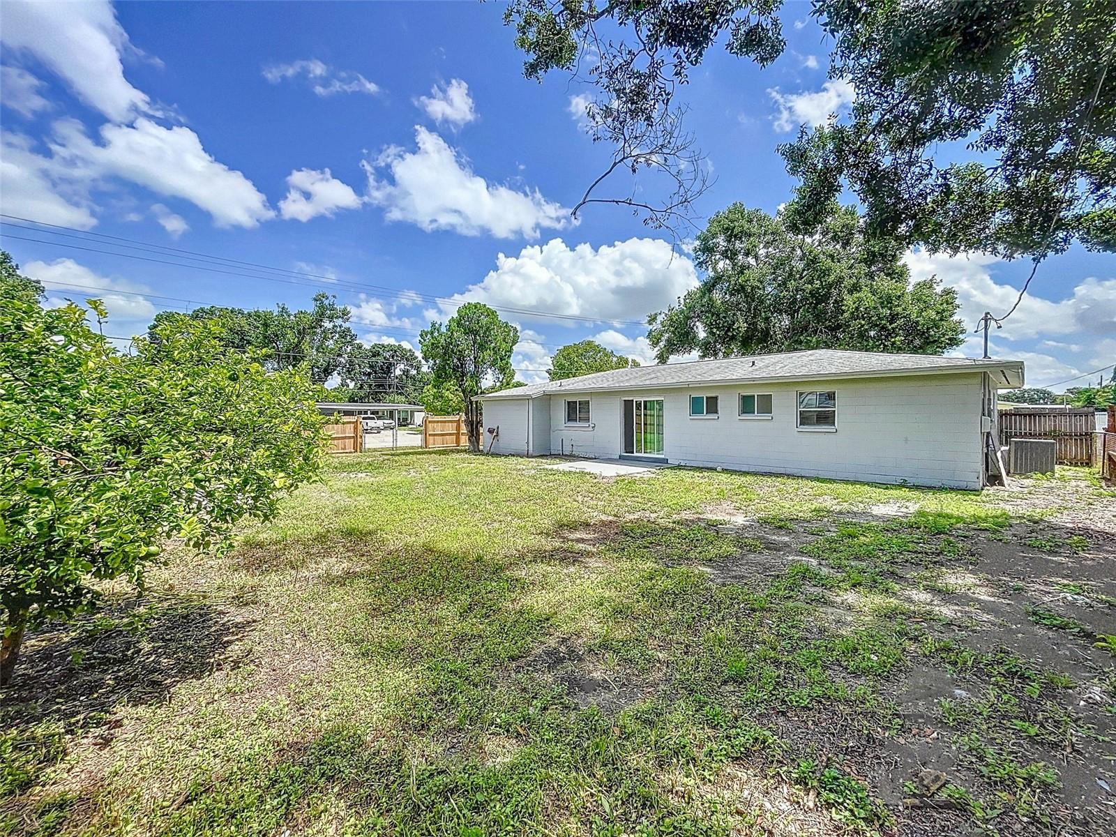 Image 22 of 45 For 1501 Julian Lane Drive