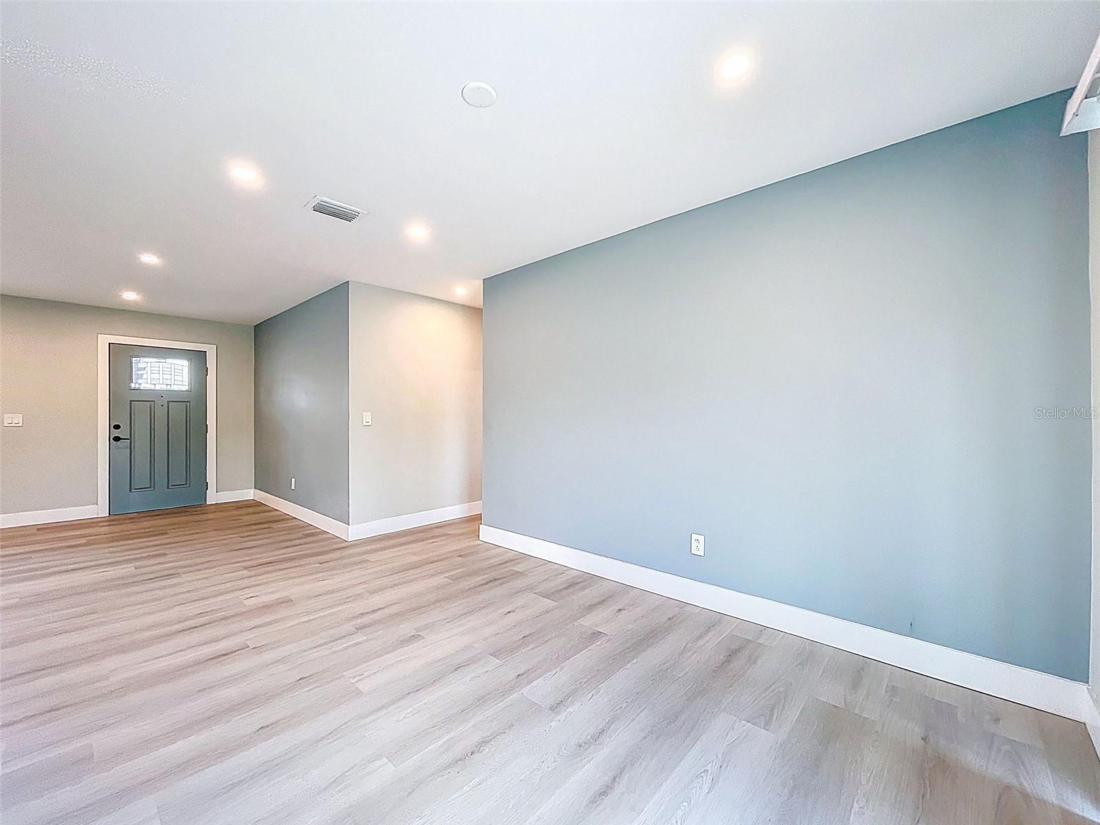 Image 33 of 45 For 1501 Julian Lane Drive