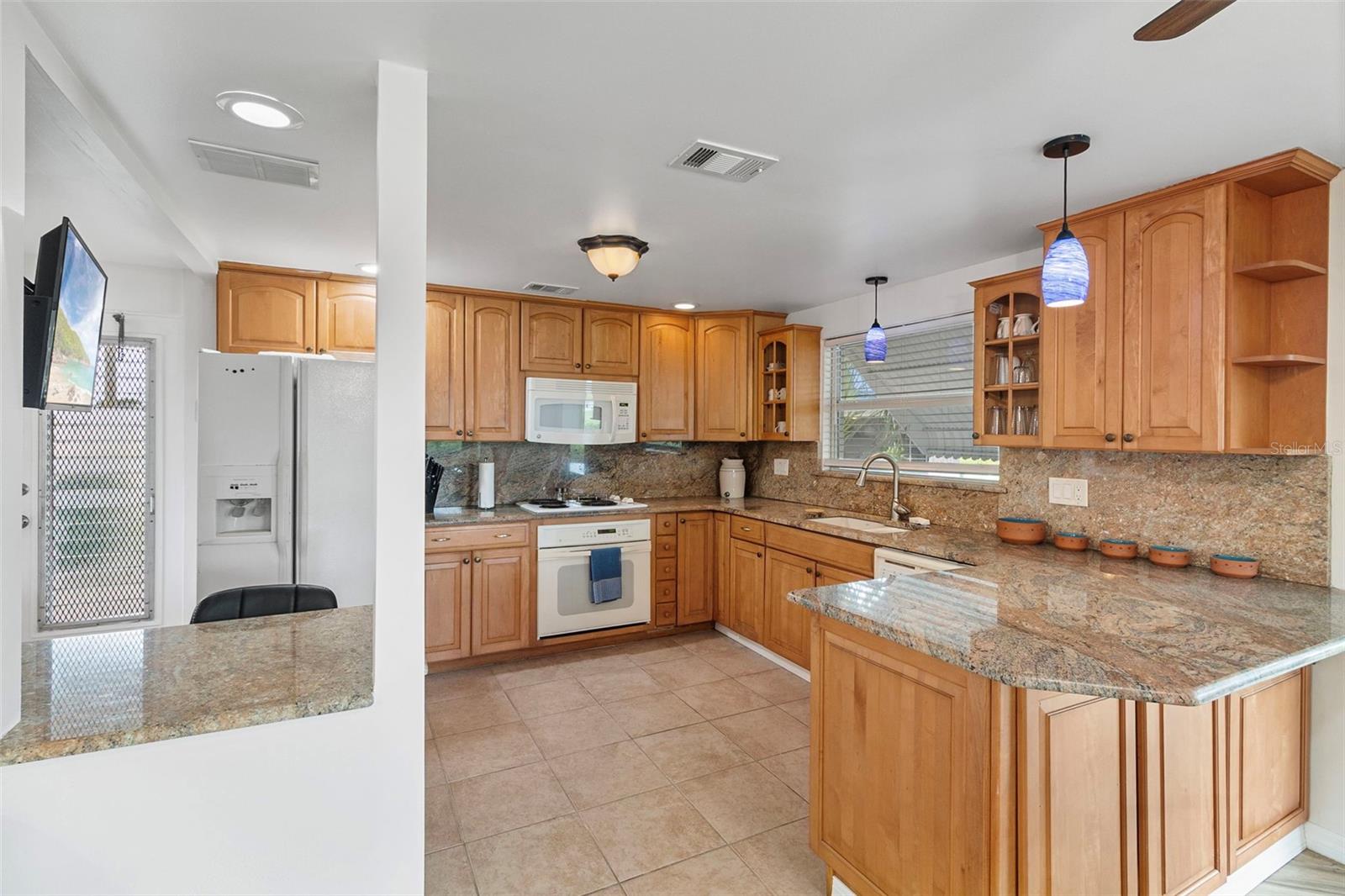 Image 10 of 43 For 138 Dowling Avenue Ne