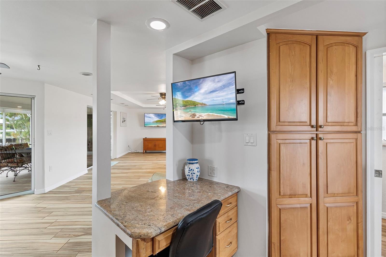 Image 15 of 43 For 138 Dowling Avenue Ne