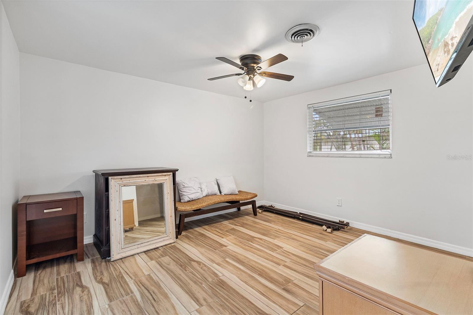 Image 22 of 43 For 138 Dowling Avenue Ne