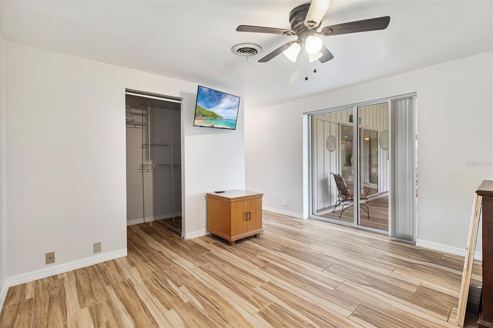 Image 23 of 43 For 138 Dowling Avenue Ne