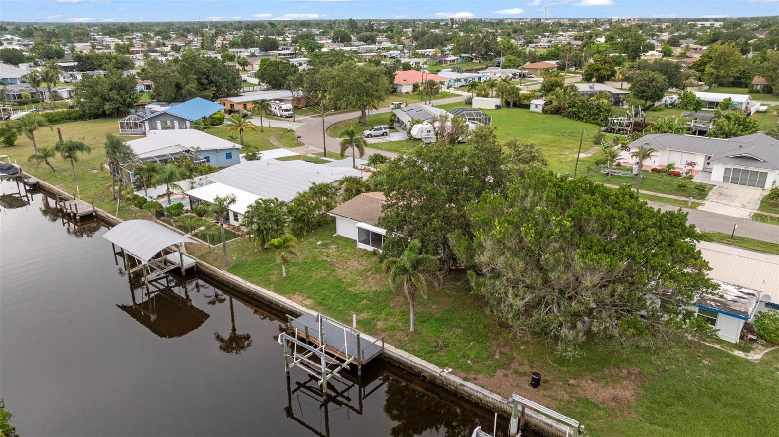 Image 40 of 43 For 138 Dowling Avenue Ne