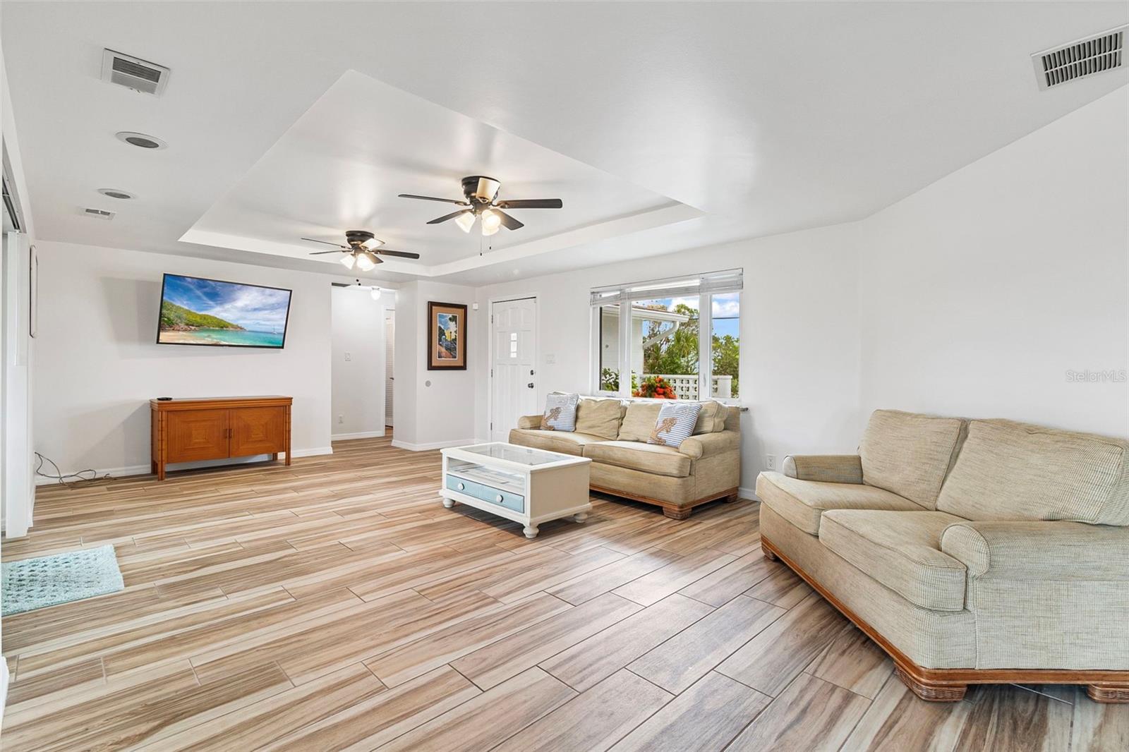 Image 7 of 43 For 138 Dowling Avenue Ne