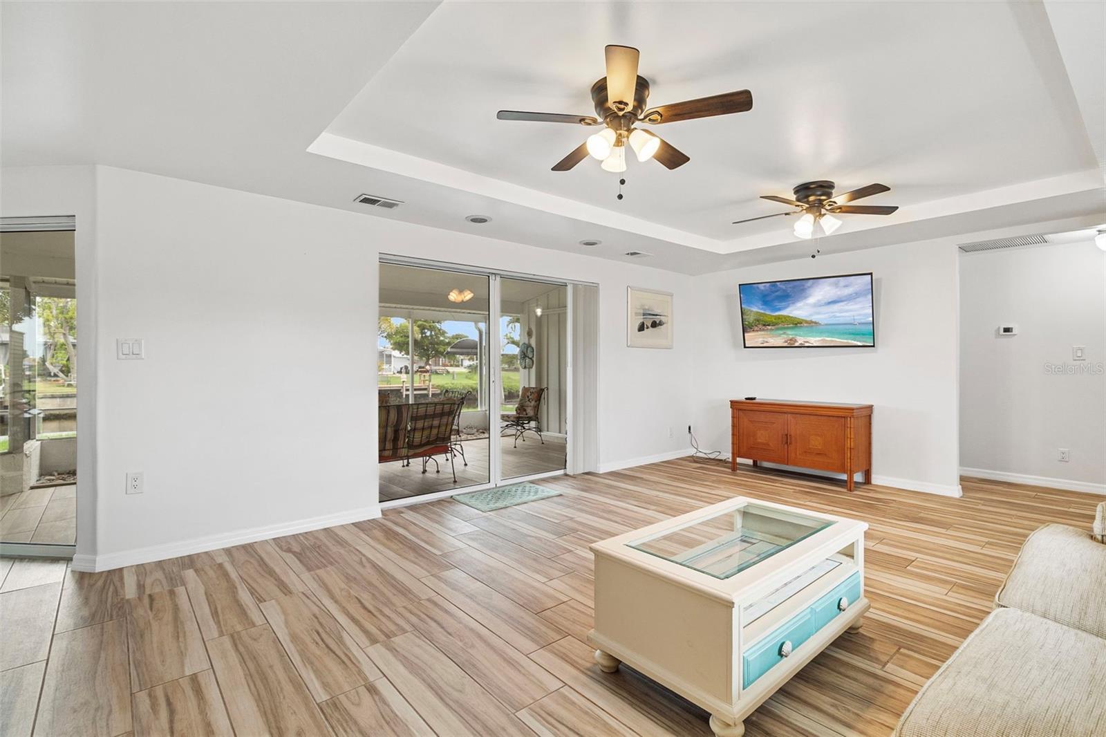 Image 8 of 43 For 138 Dowling Avenue Ne