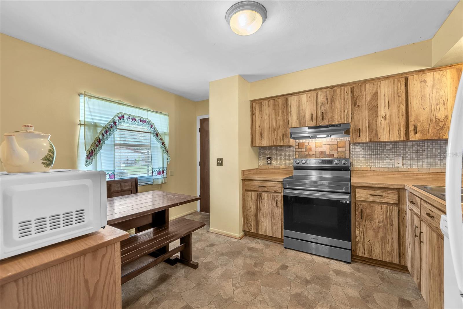 Image 3 of 19 For 3617 Coppertree Circle