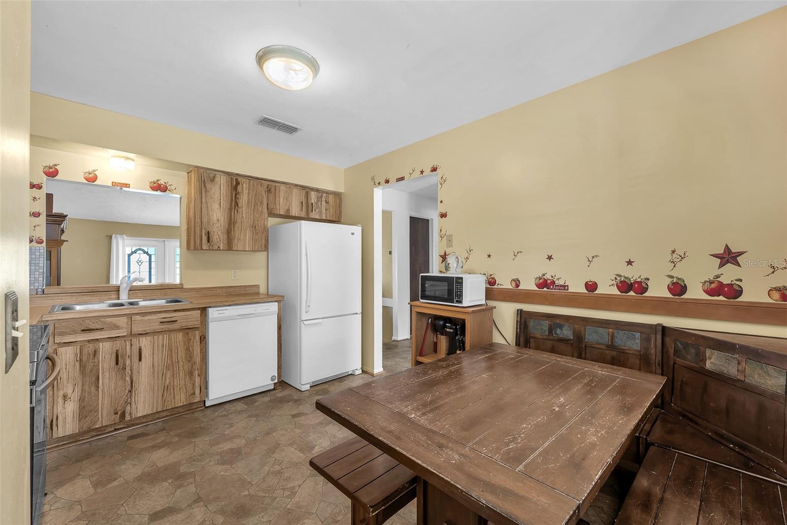 Image 4 of 19 For 3617 Coppertree Circle